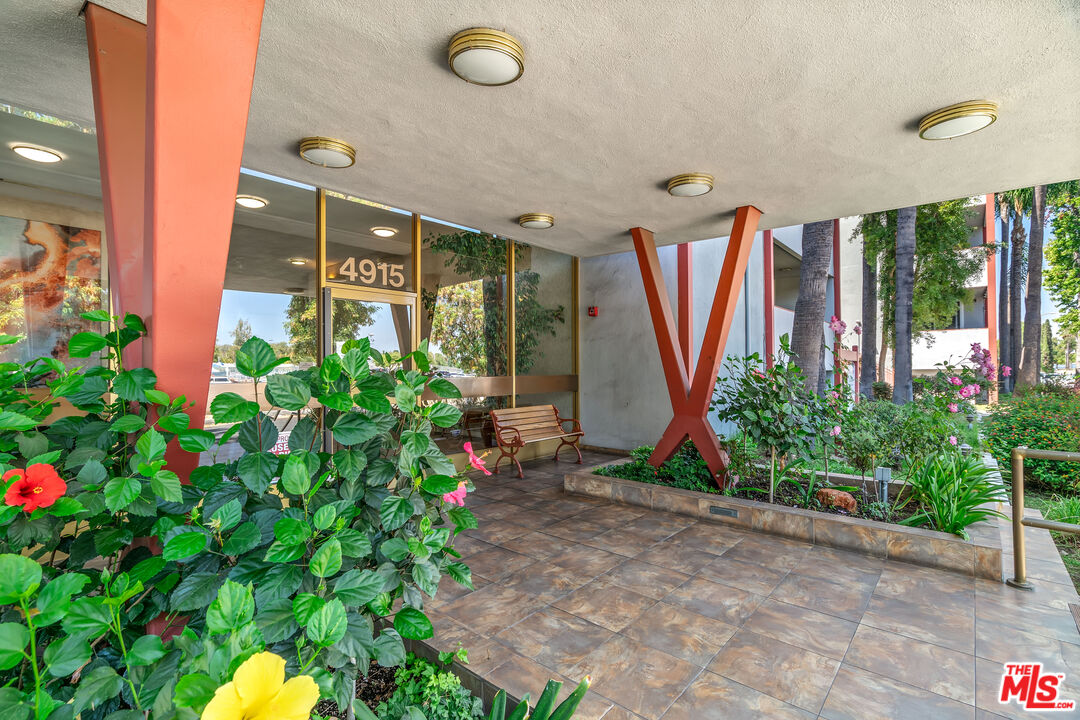 Sherman Oaks, California, 91423, United States, 2 Bedrooms Bedrooms, ,2 BathroomsBathrooms,Residential,For Sale,1920013