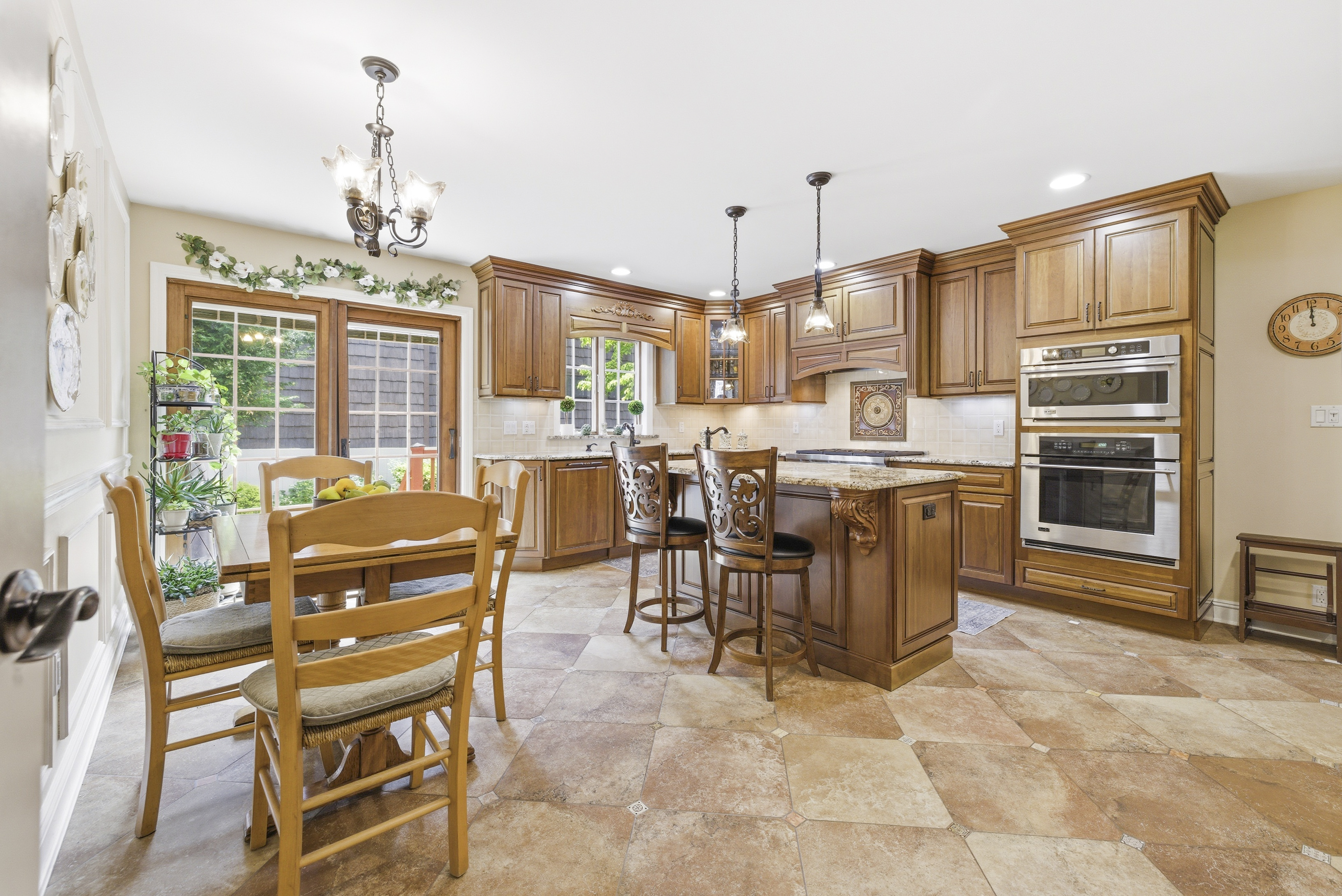  124 Peterhoff Avenue, Malverne, NY, 11565 - 物件實景