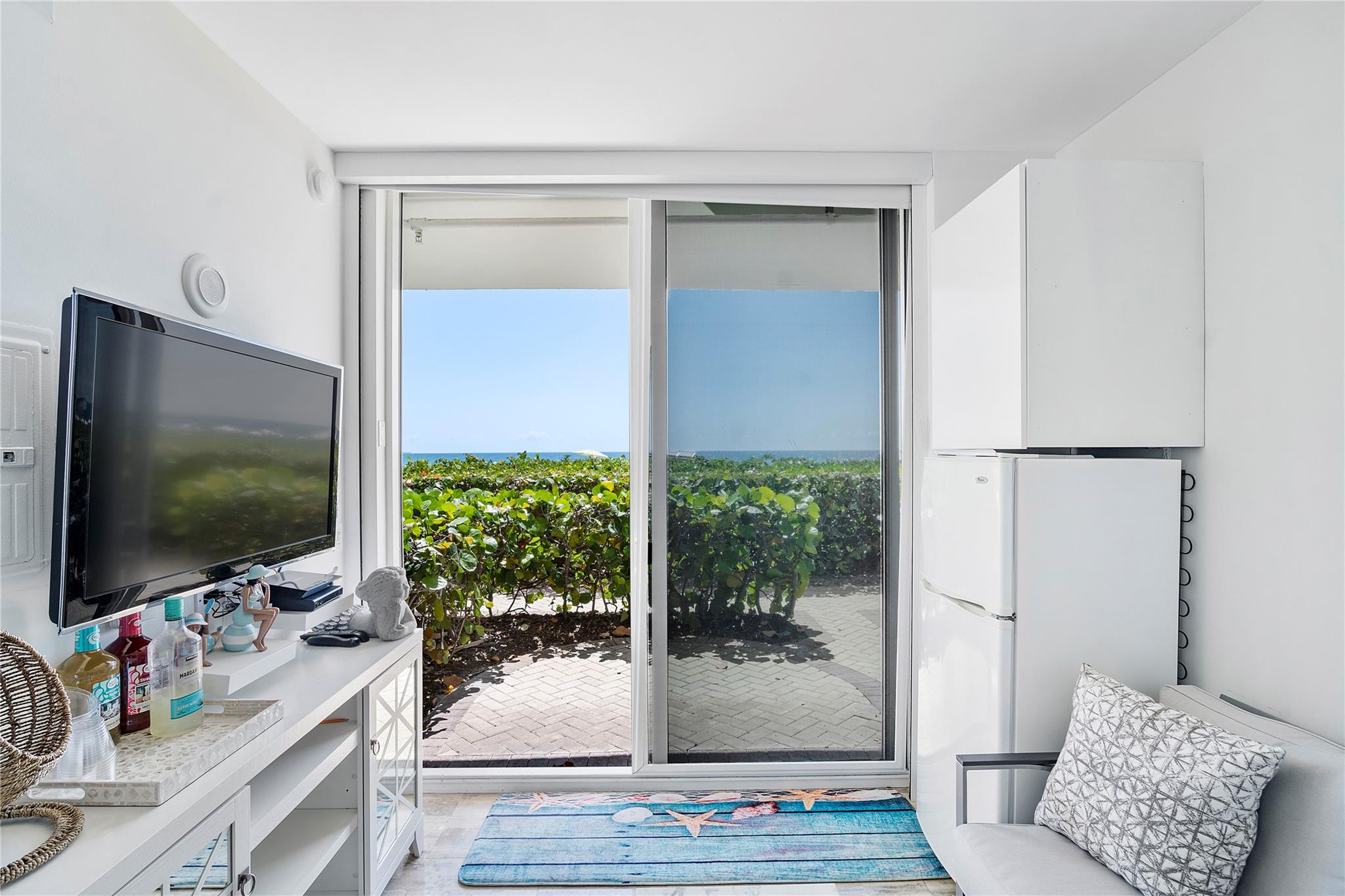 Sunny Isles Beach, Florida, 33160, United States, 3 Bedrooms Bedrooms, ,4 BathroomsBathrooms,Residential,For Sale,1824063
