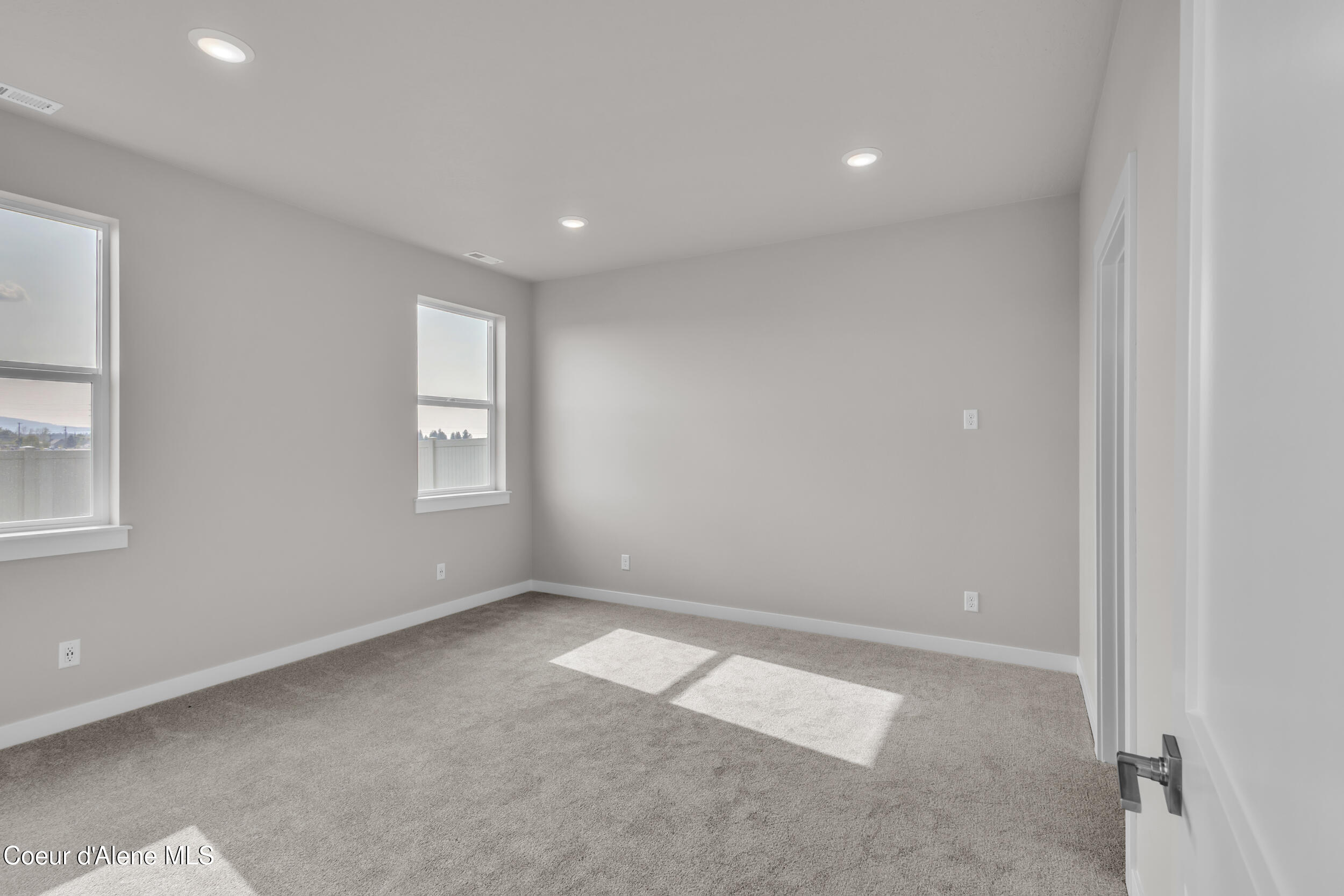 Coeur d'Alene, Idaho, 83815, United States, 4 Bedrooms Bedrooms, ,2 BathroomsBathrooms,Residential,For Sale,1975976