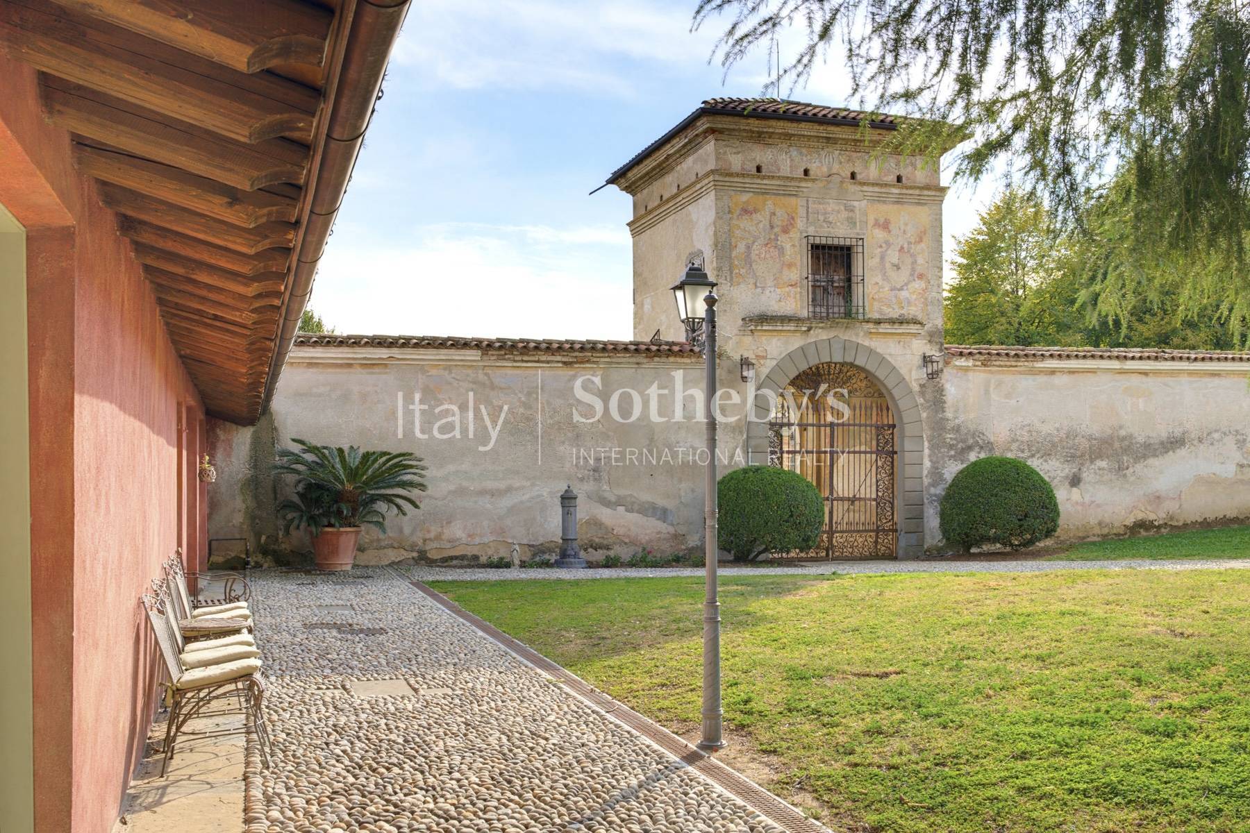  Magnificent Noble Palazzo with Vineyard in Franciacorta - 物件實景