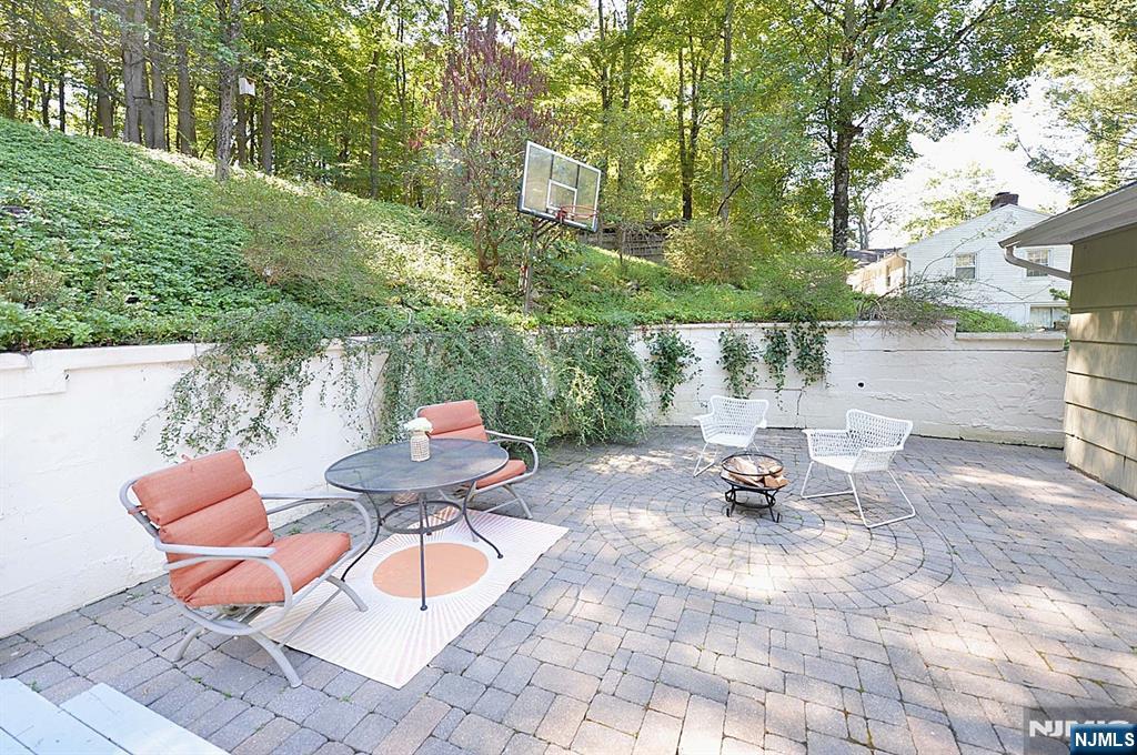 Oakland, New Jersey, 07436, United States, 3 Bedrooms Bedrooms, ,3 BathroomsBathrooms,Residential,For Sale,1934368