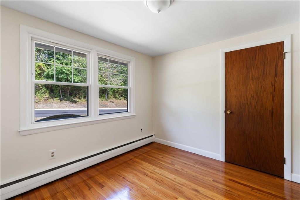 Portsmouth, Rhode Island, 02871, United States, 3 Bedrooms Bedrooms, ,2 BathroomsBathrooms,Residential,For Sale,1974528