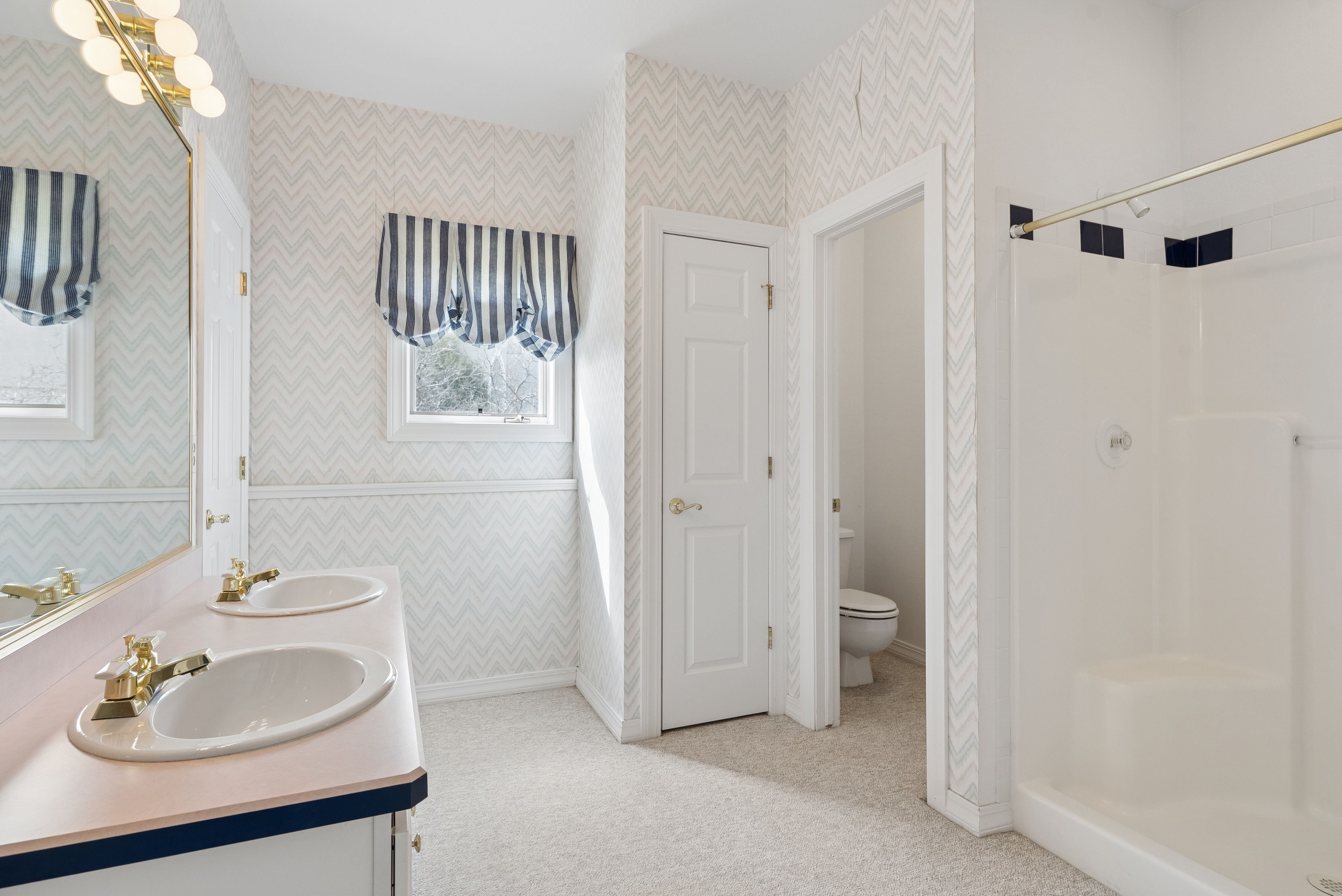  Bright & Spacious Ranch Home with Scenic Views - 物件實景