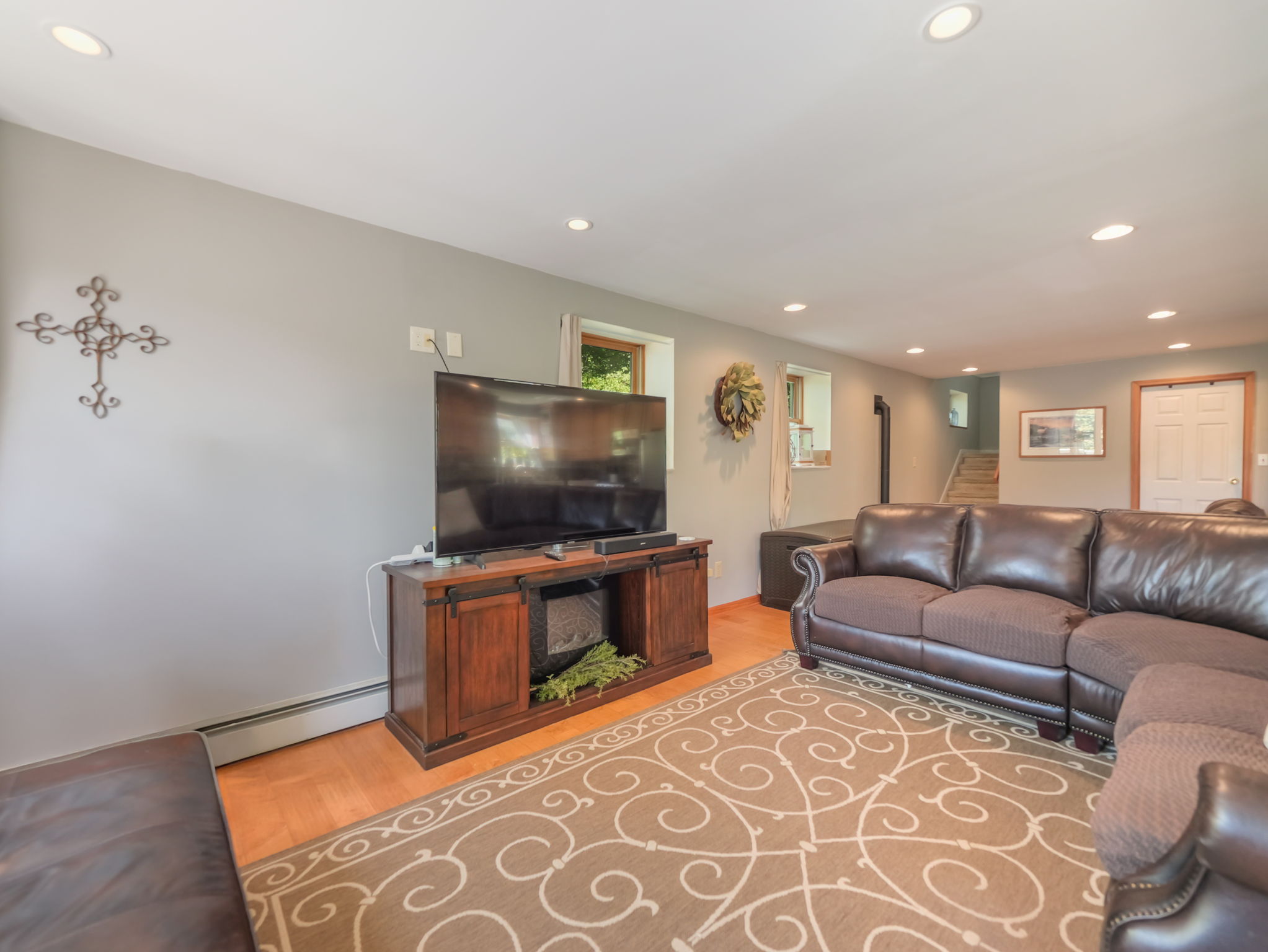 Frankford Twp, New Jersey, 07826, United States, 9 Bedrooms Bedrooms, ,2 BathroomsBathrooms,Residential,For Sale,1887211