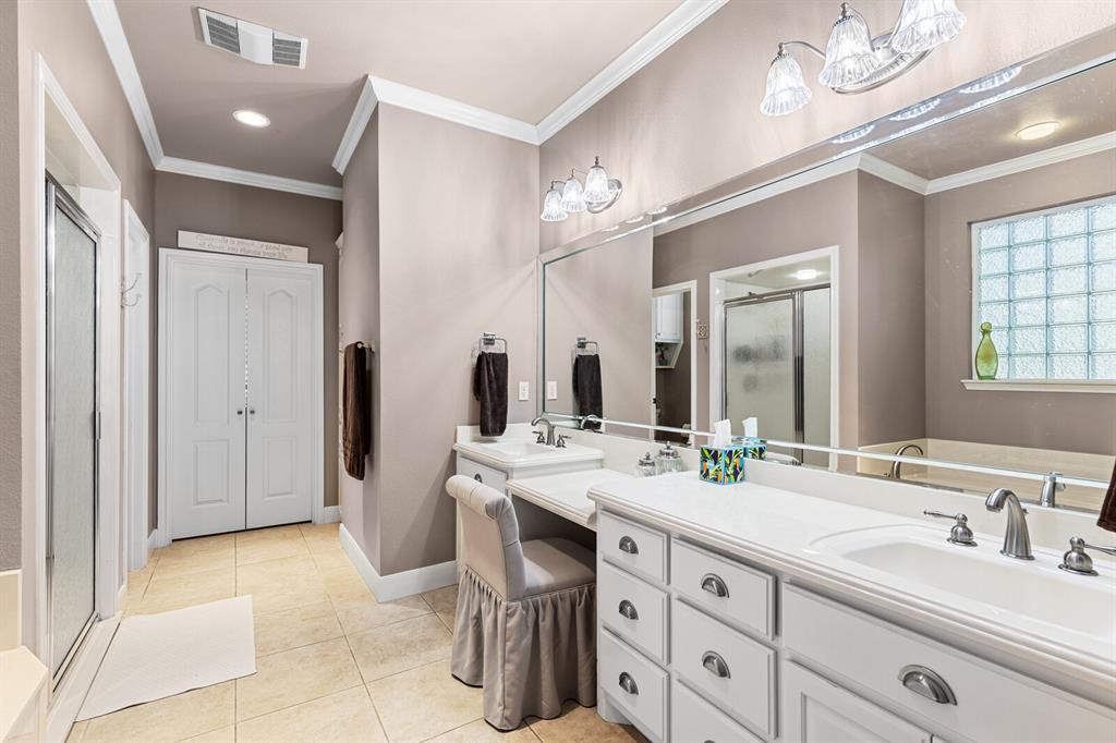 Waco, Texas, 76708, United States, 4 Bedrooms Bedrooms, ,4 BathroomsBathrooms,Residential,For Sale,1989175