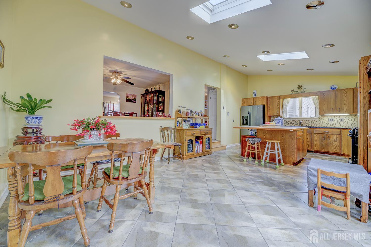 New Brunswick, New Jersey, 08901, United States, 4 Bedrooms Bedrooms, ,4 BathroomsBathrooms,Residential,For Sale,1996450