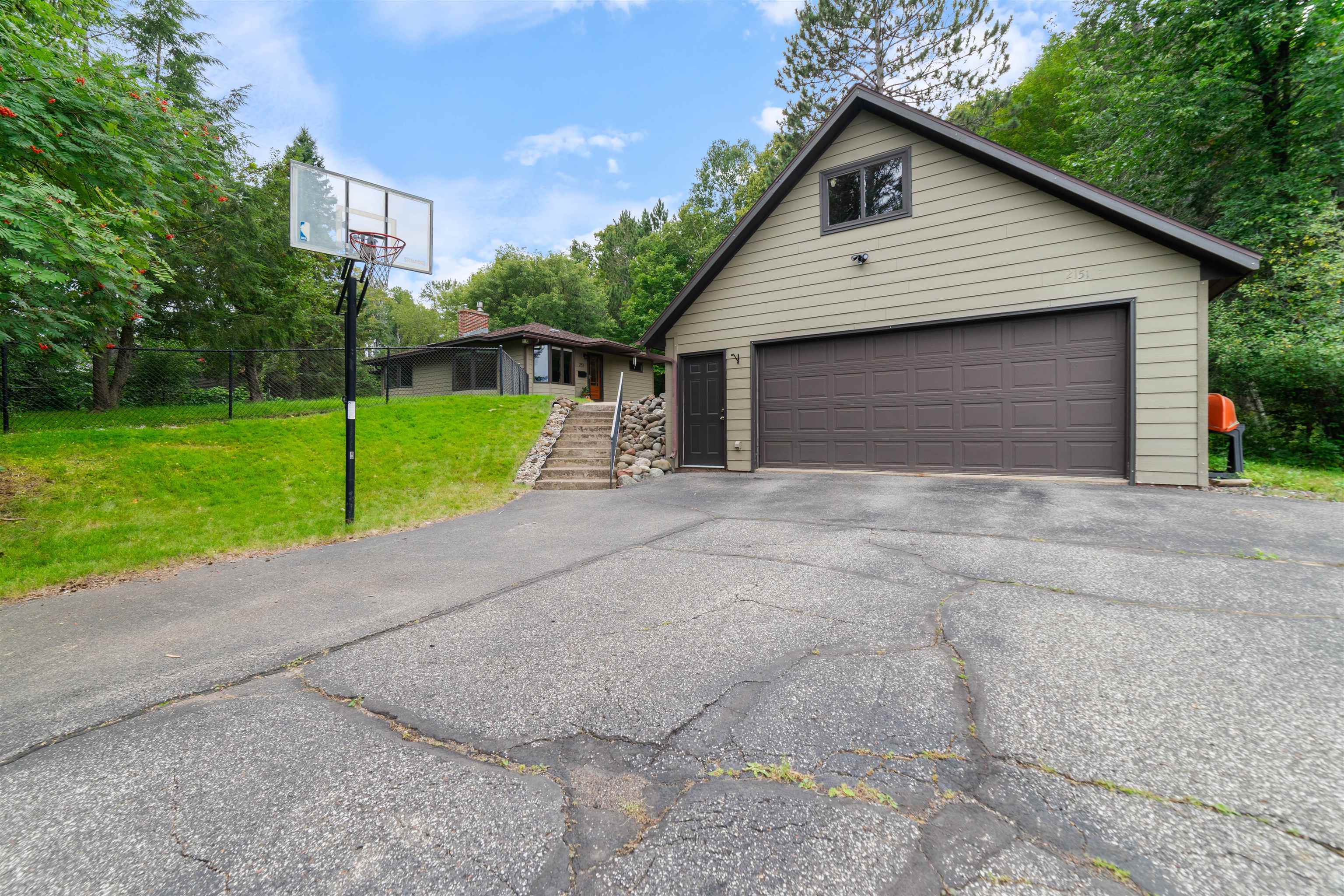 Duluth, Minnesota, 55803, United States, 4 Bedrooms Bedrooms, ,1 BathroomBathrooms,Residential,For Sale,1942593