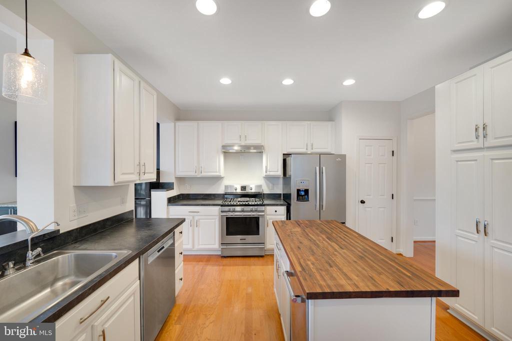 Milton, Delaware, 19968, United States, 4 Bedrooms Bedrooms, ,4 BathroomsBathrooms,Residential,For Sale,1999032