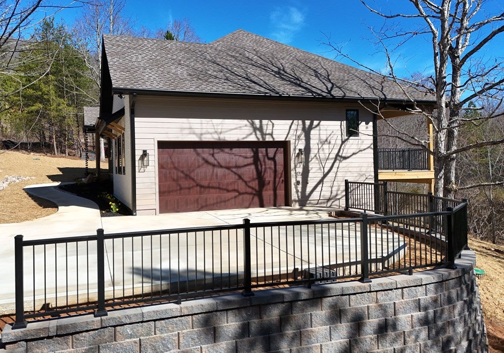 Young Harris, Georgia, 30582, United States, 3 Bedrooms Bedrooms, ,2 BathroomsBathrooms,Residential,For Sale,1964229