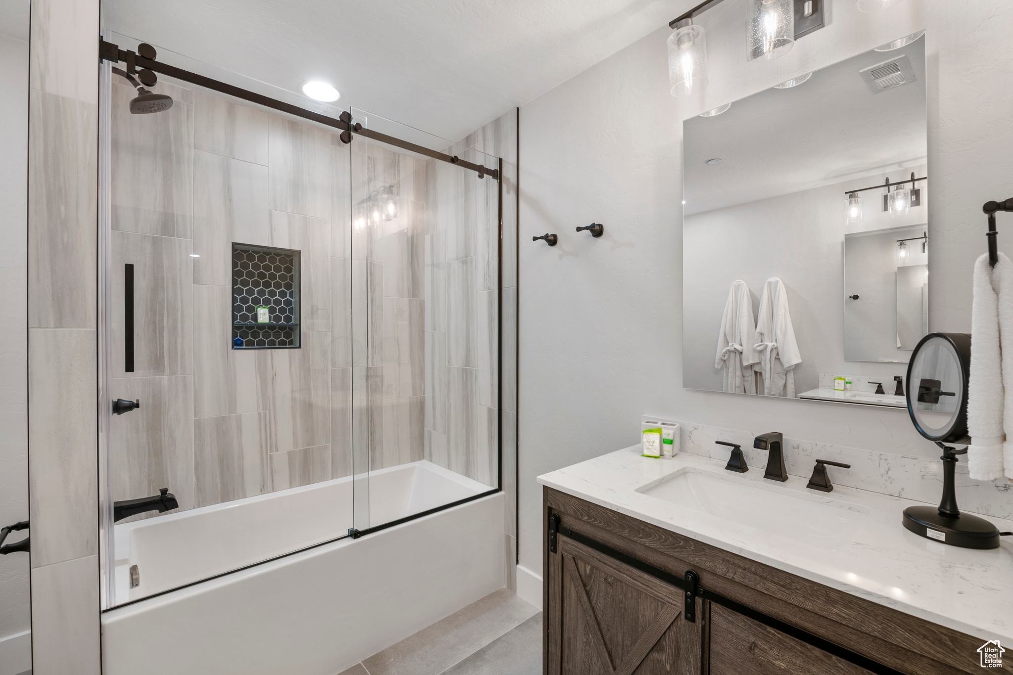 Park City, Utah, 84060, United States, 2 Bedrooms Bedrooms, ,3 BathroomsBathrooms,Residential,For Sale,1900952