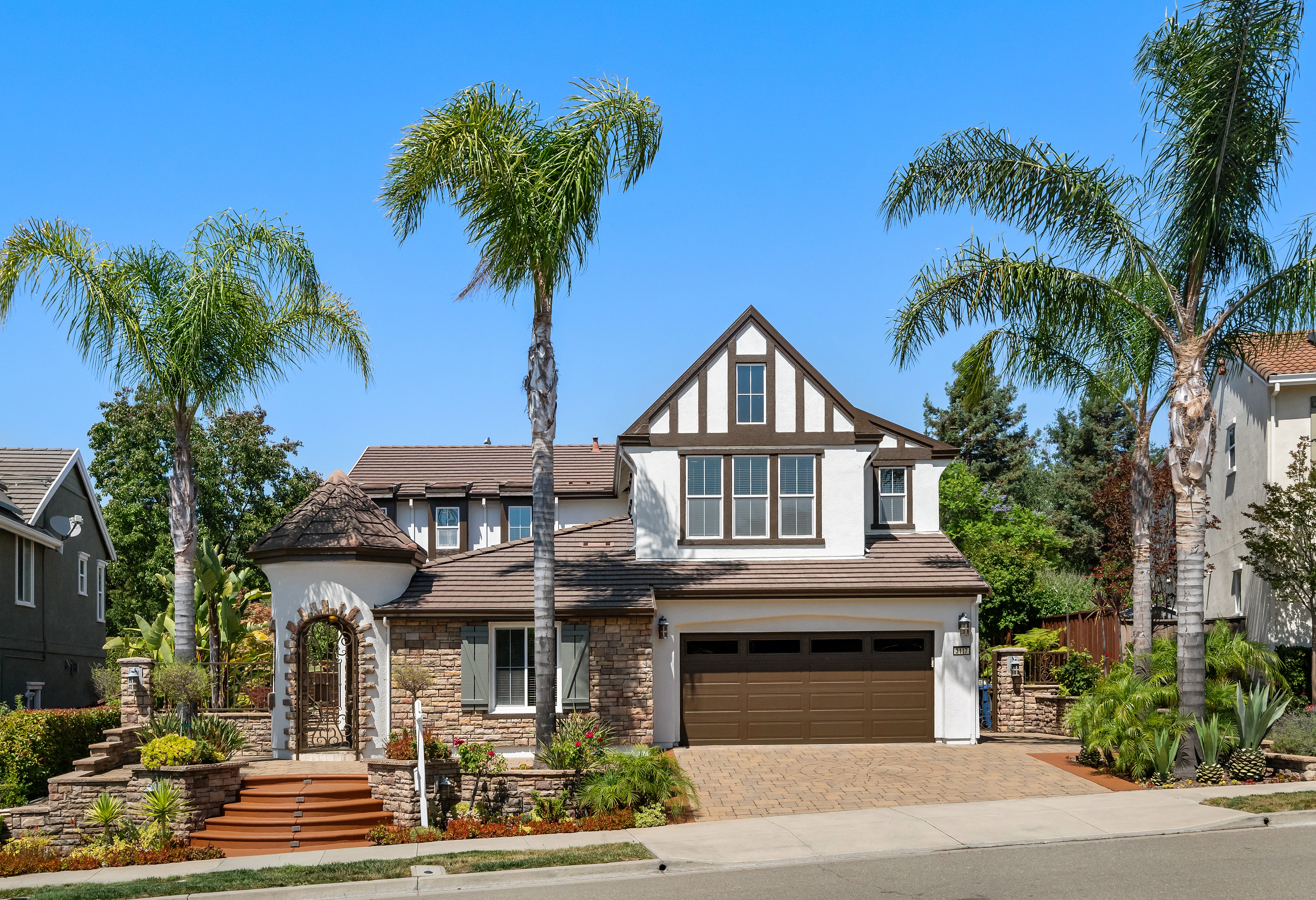  Mediterranean Elegance Meets Resort-Style Living in Prestigious Windemere - 物件實景
