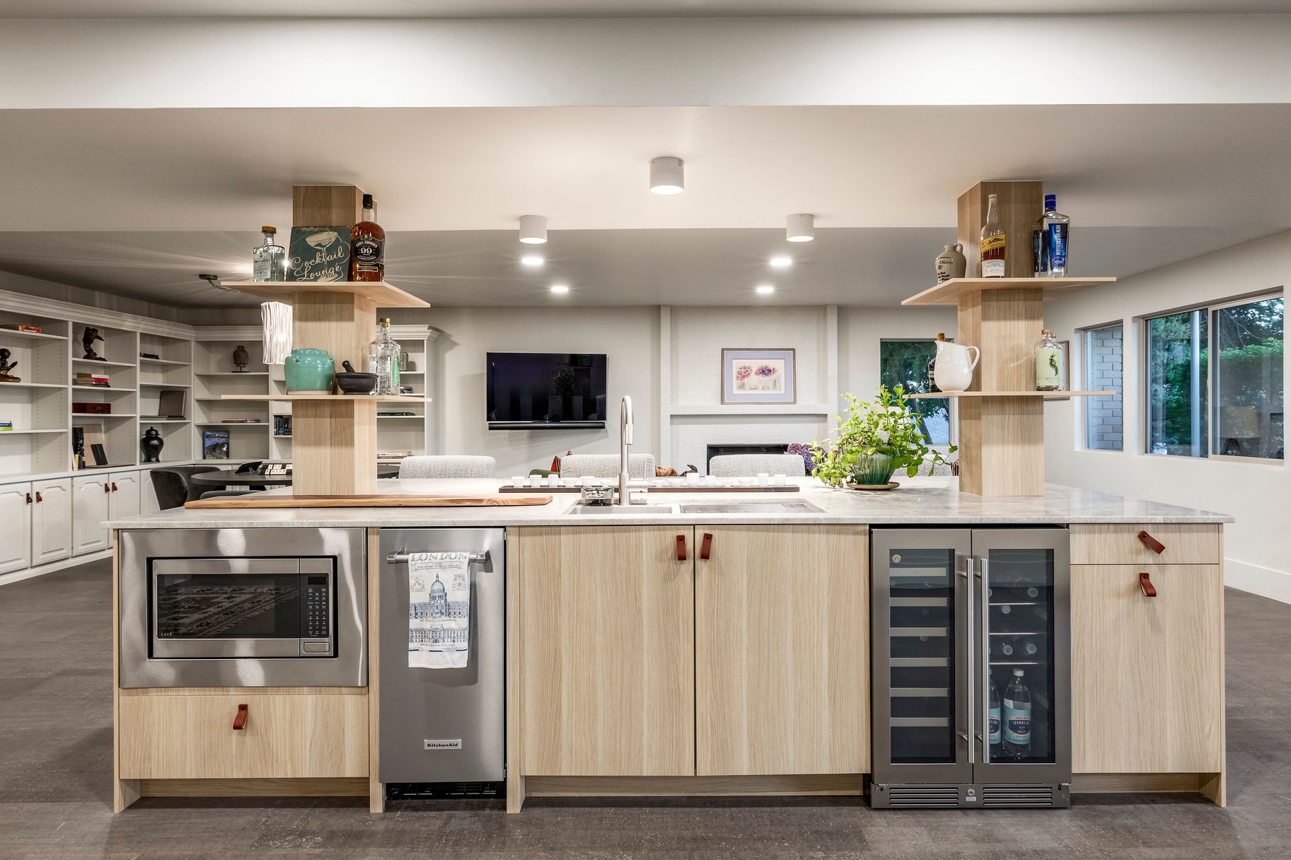  Fully Remodeled Entertainer