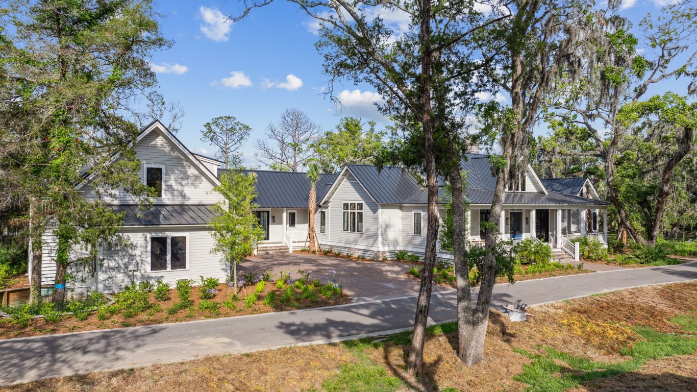 Fernandina Beach, Florida, 32034, United States, 5 Bedrooms Bedrooms, ,4 BathroomsBathrooms,Residential,For Sale,1983065