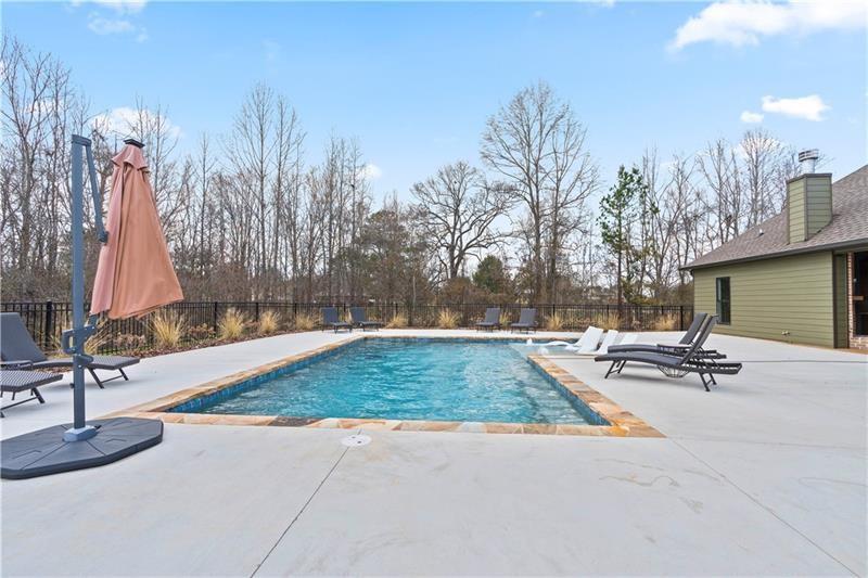 Carrollton, Georgia, 30116, United States, 5 Bedrooms Bedrooms, ,4 BathroomsBathrooms,Residential,For Sale,1998185