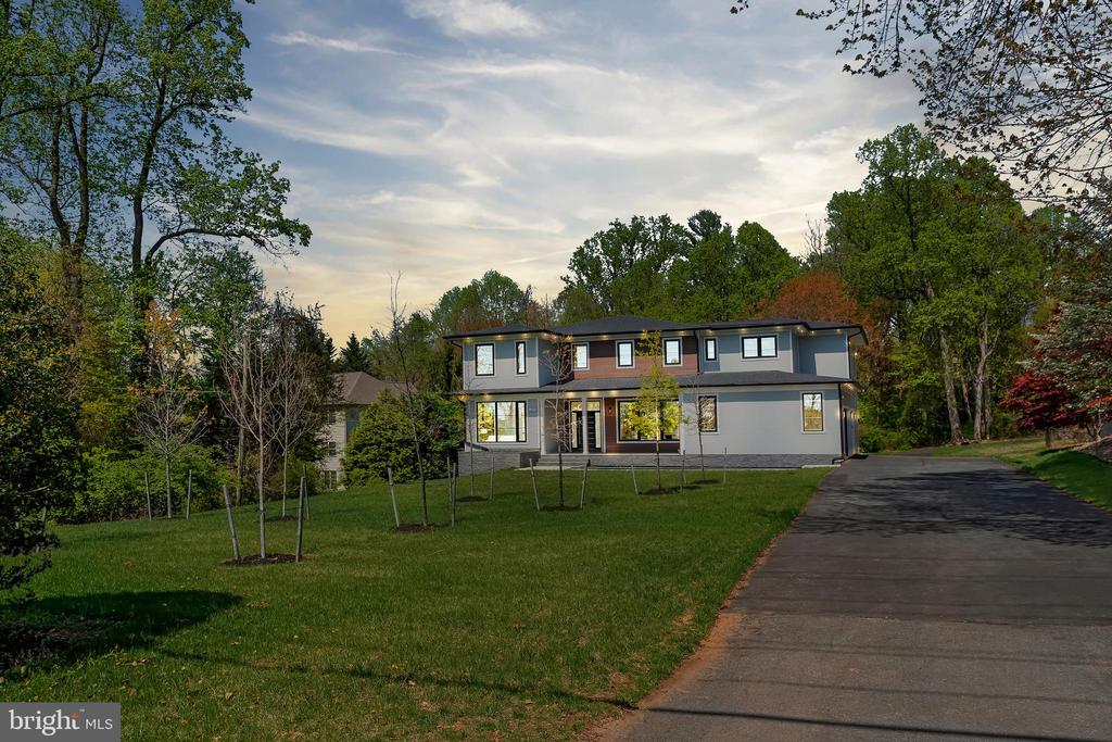 Herndon, Virginia, 20170, United States, 6 Bedrooms Bedrooms, ,6 BathroomsBathrooms,Residential,For Sale,1941281