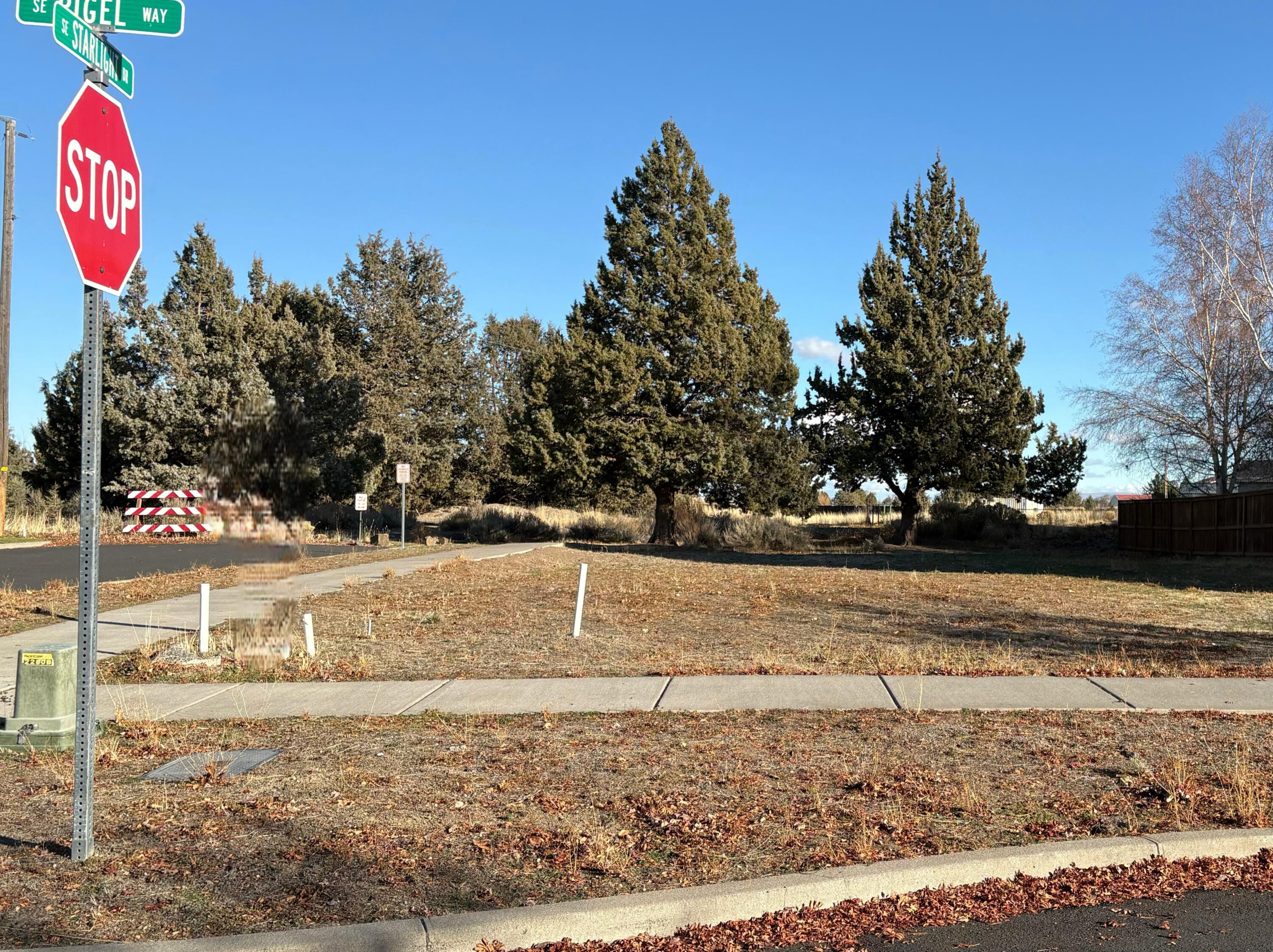 Bend, Oregon, 97702, United States, 4 Bedrooms Bedrooms, ,2 BathroomsBathrooms,Residential,For Sale,2003432