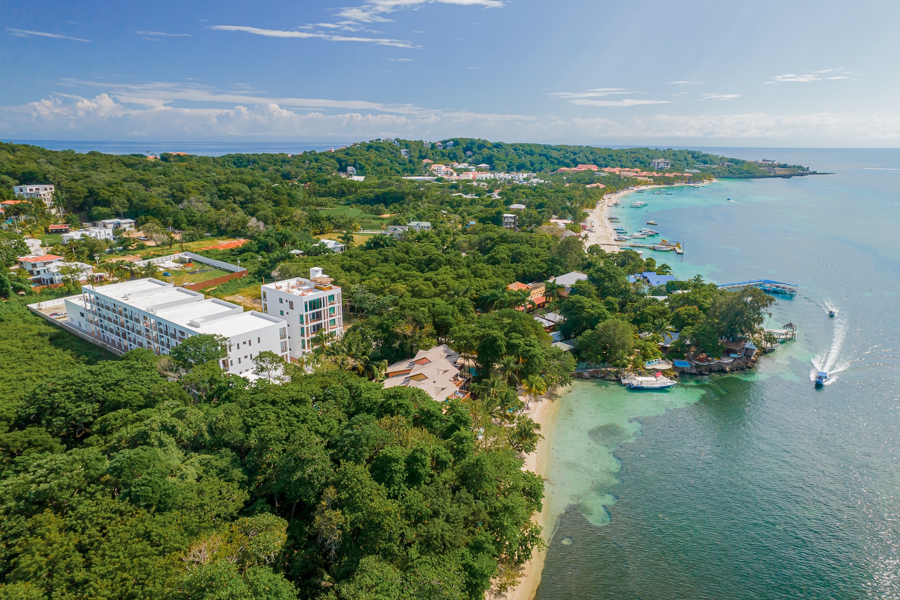  Top Floor Condo at Acqua di Mare, West Bay - 物件實景