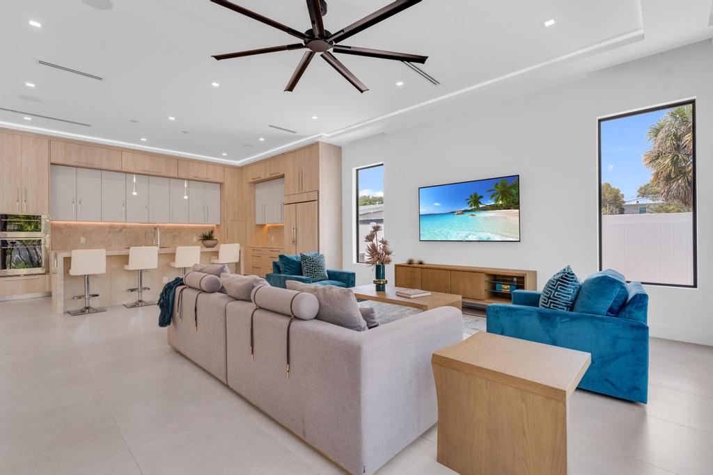 Delray Beach, Florida, 33444, United States, 4 Bedrooms Bedrooms, ,5 BathroomsBathrooms,Residential,For Sale,1974503