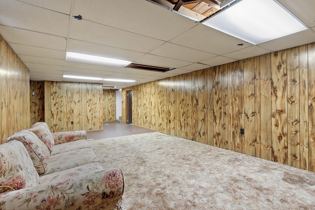 Littleton, Massachusetts, 01460, United States, 3 Bedrooms Bedrooms, ,1 BathroomBathrooms,Residential,For Sale,1991469