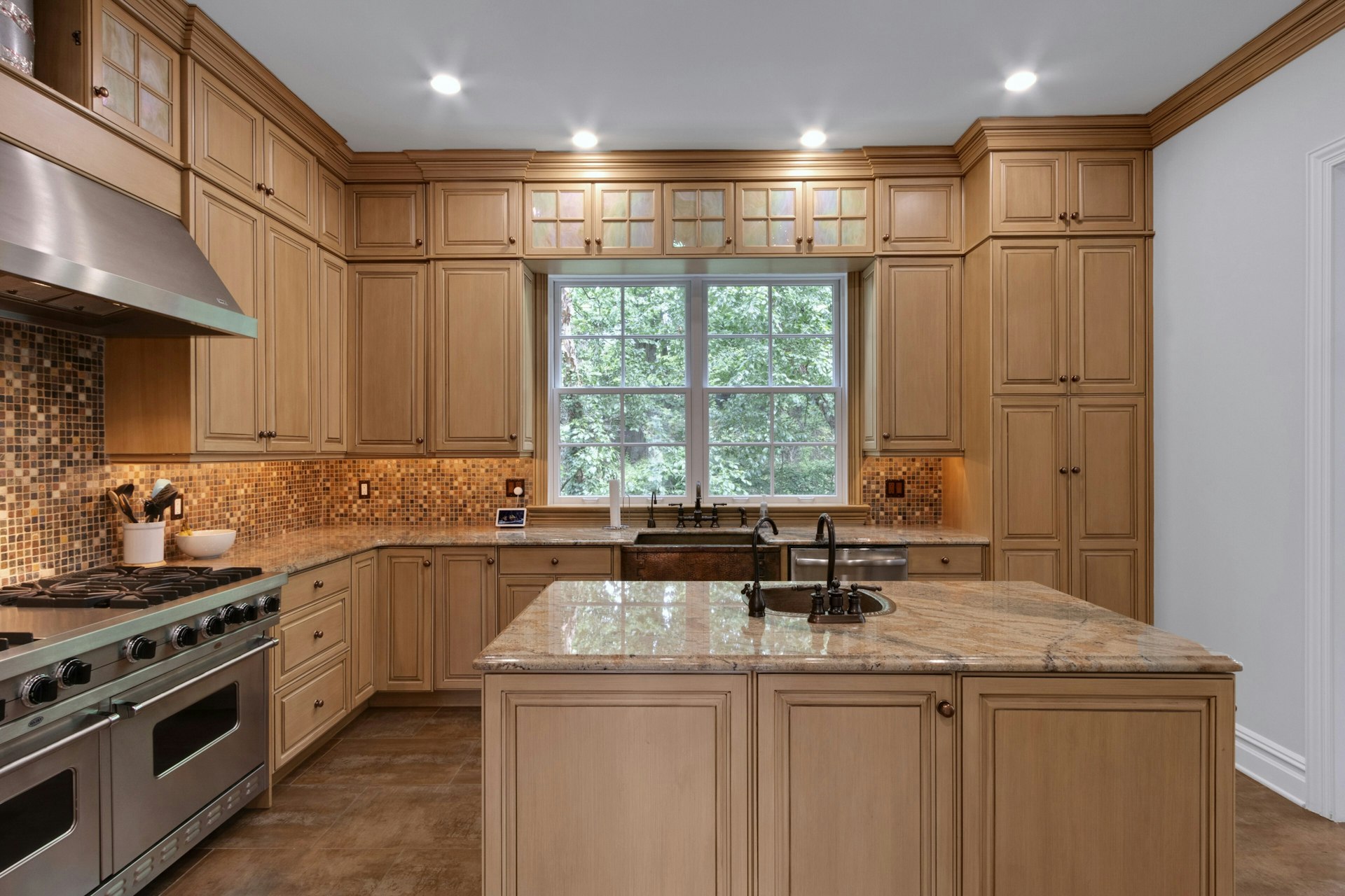  704 Heights Lane, Tenafly, NJ, 07670 - 物件實景