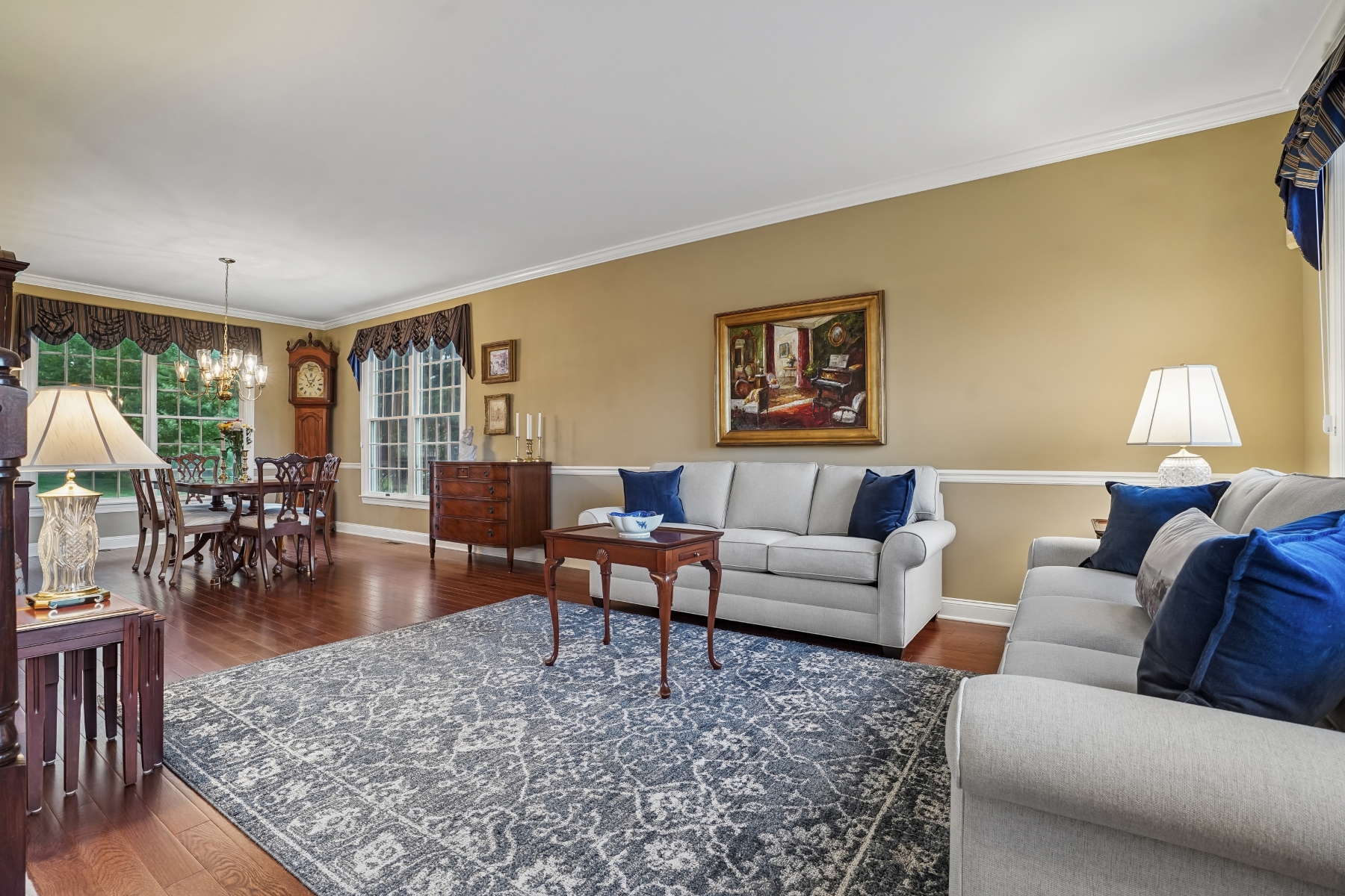  ?Staats Farm? Colonial Blends Classic Charm with Modern Updates - 物件實景