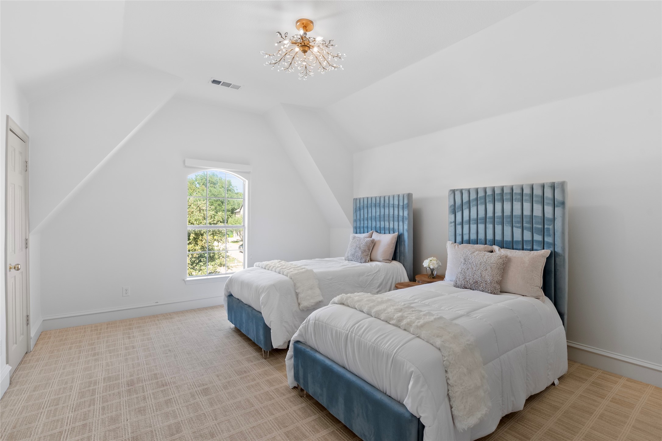 Southlake, Texas, 76092, United States, 5 Bedrooms Bedrooms, ,6 BathroomsBathrooms,Residential,For Sale,1962326