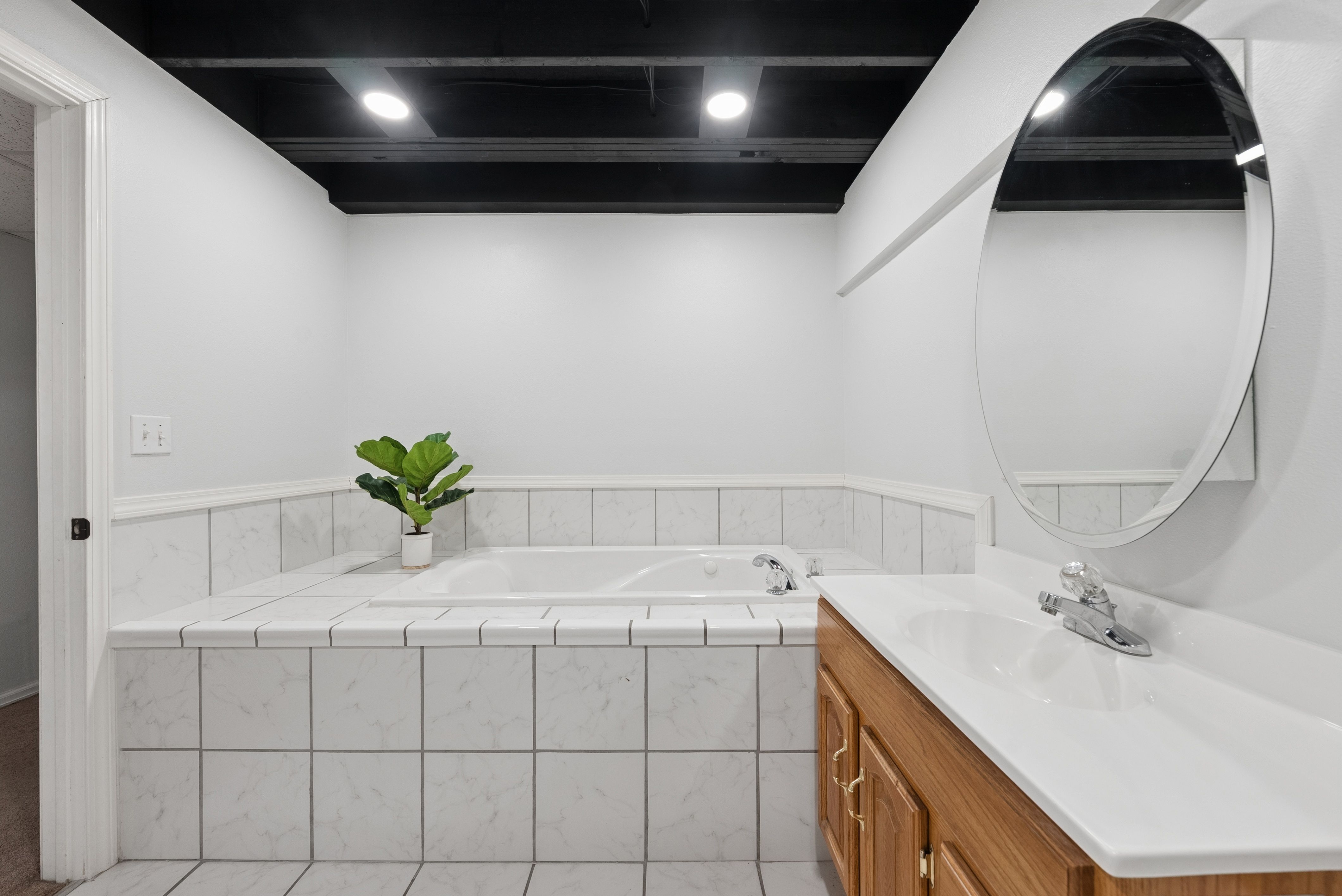  Tucked in a Quiet Cul-De-Sac in the Desirable Deza Estates - 物件實景