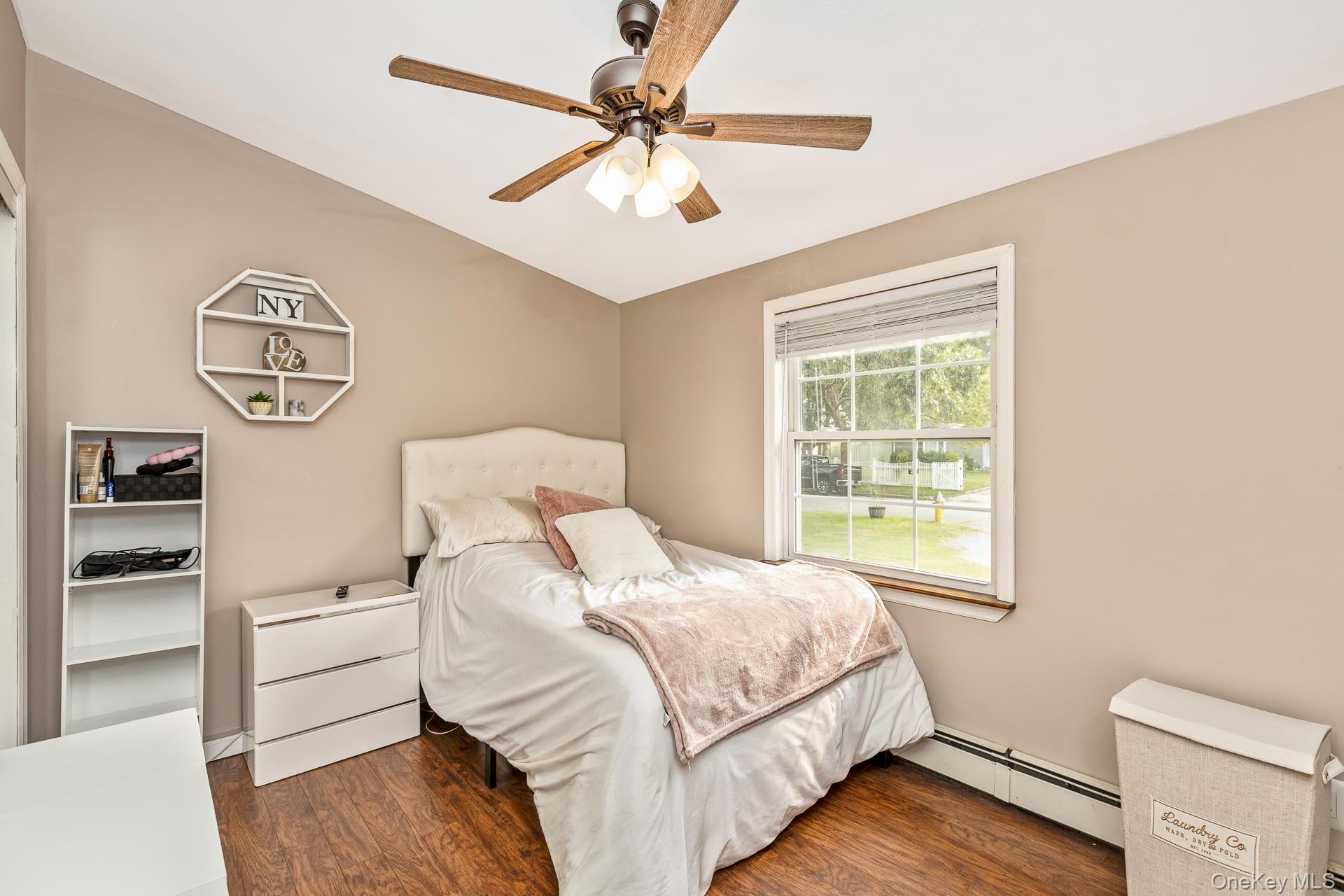 Medford, New York, 11763, United States, 5 Bedrooms Bedrooms, ,3 BathroomsBathrooms,Residential,For Sale,1911406