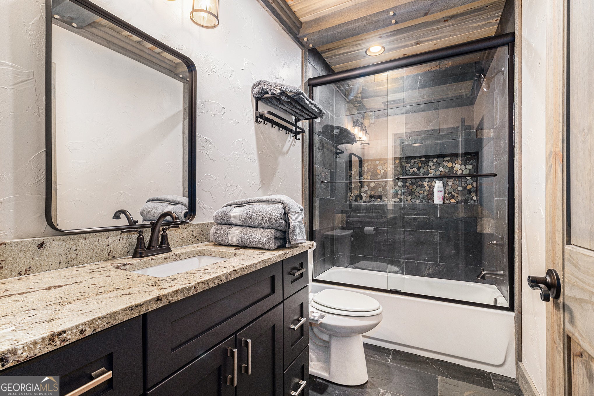 Ellijay, Georgia, 30540, United States, 5 Bedrooms Bedrooms, ,5 BathroomsBathrooms,Residential,For Sale,1952564