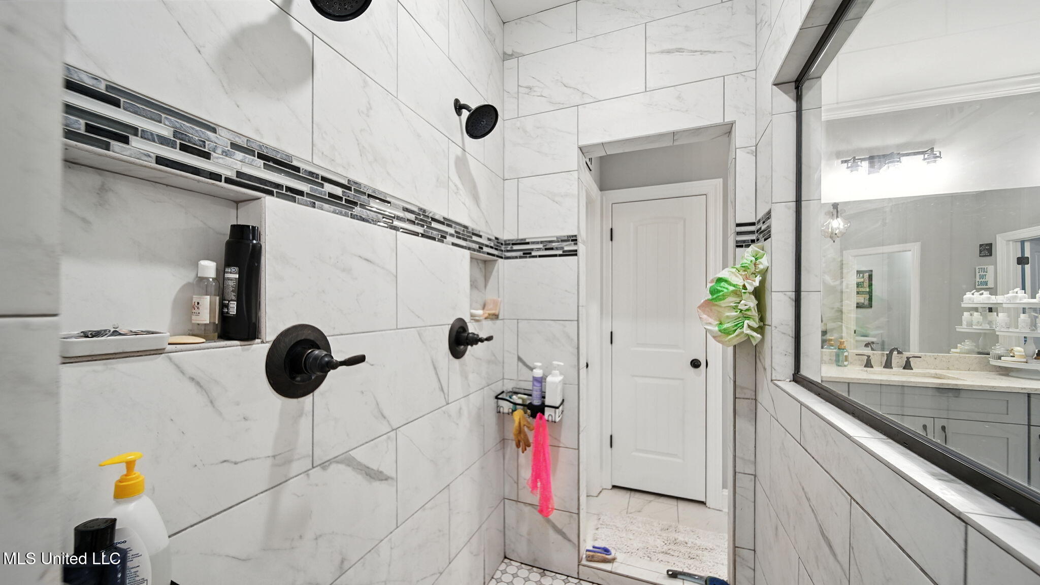 Hernando, Mississippi, 38632, United States, 4 Bedrooms Bedrooms, ,3 BathroomsBathrooms,Residential,For Sale,1978429