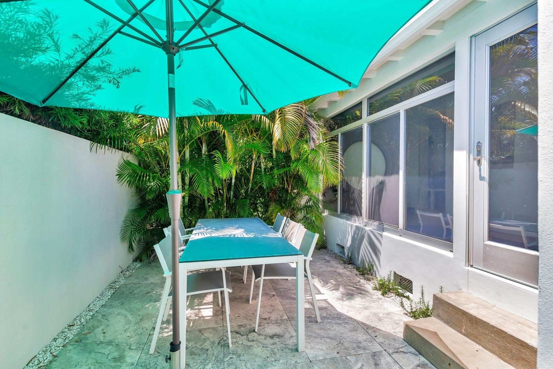 West Palm Beach, Florida, 33401, United States, 2 Bedrooms Bedrooms, ,3 BathroomsBathrooms,Residential,For Sale,2001645