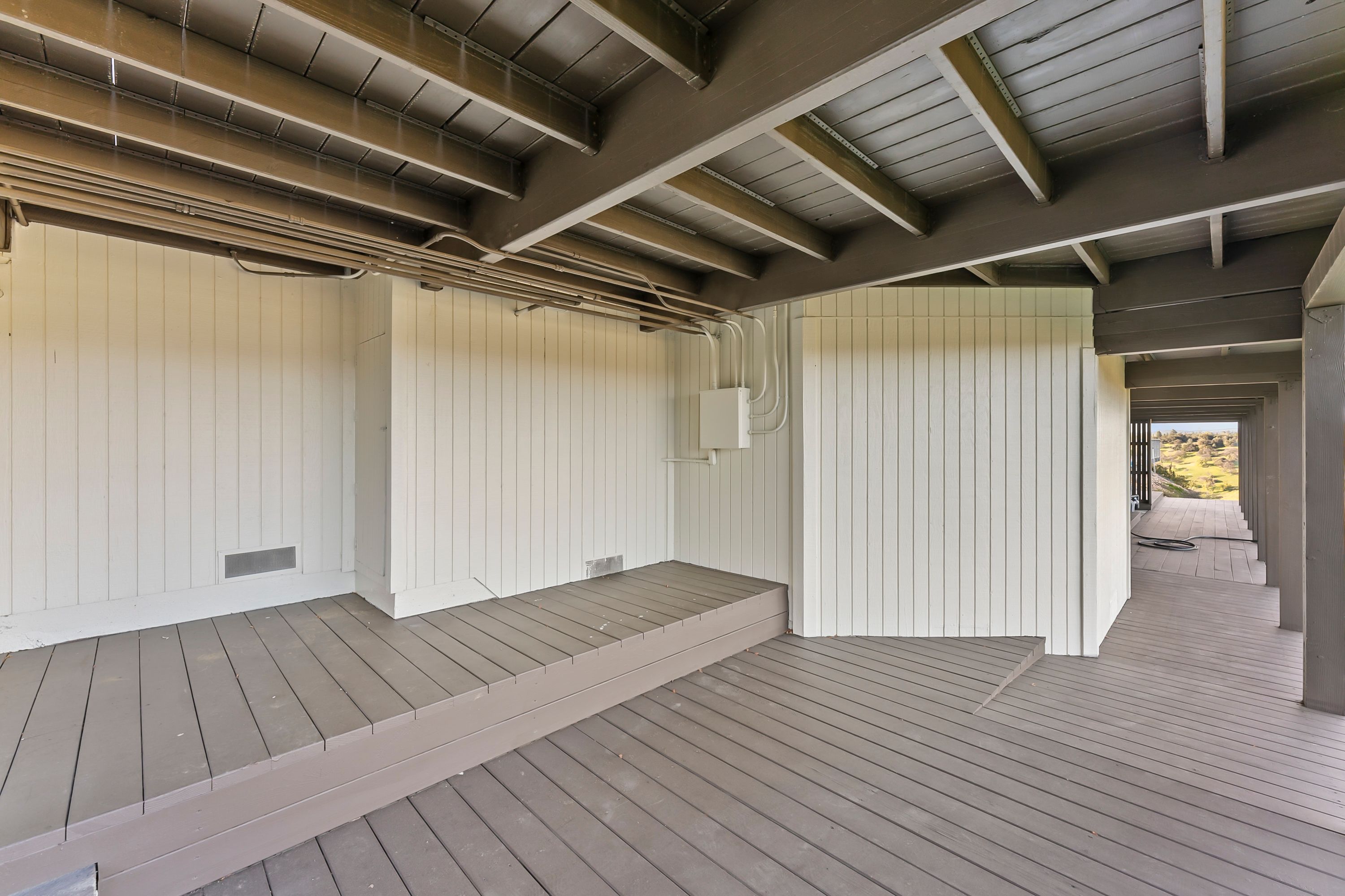  River Views • Pool • A Striking Estate That Makes a Statement - 物件實景