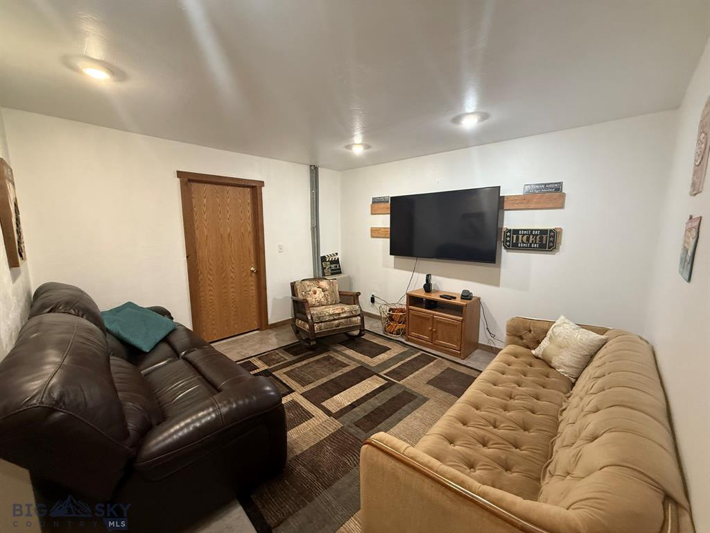 Anaconda, Montana, 59711, United States, 3 Bedrooms Bedrooms, ,3 BathroomsBathrooms,Residential,For Sale,1974006