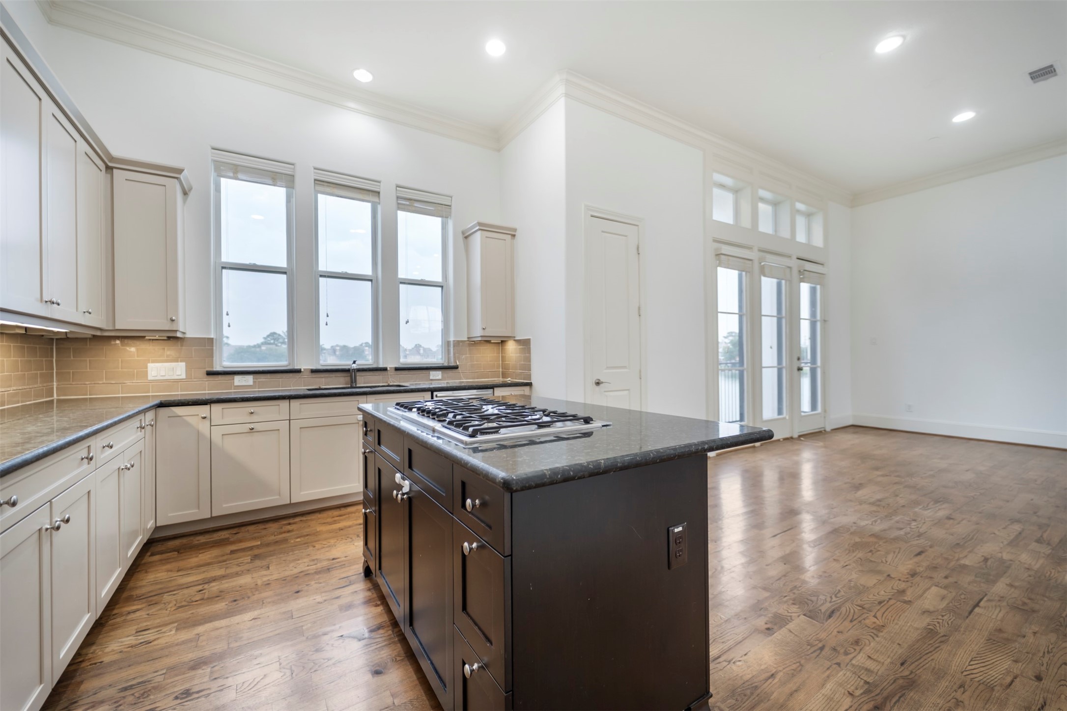 Houston, Texas, 77080, United States, 3 Bedrooms Bedrooms, ,5 BathroomsBathrooms,Residential,For Sale,1939348