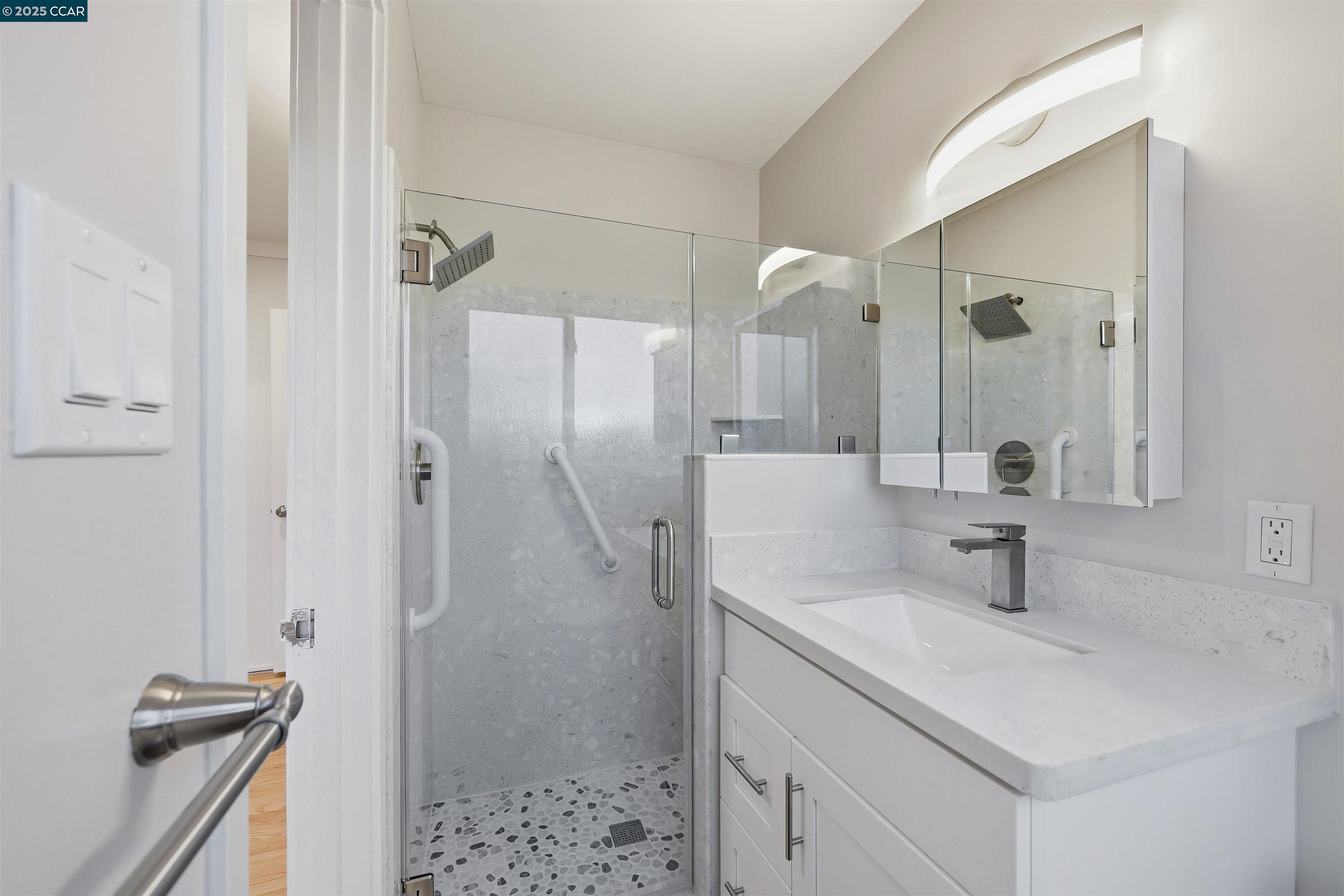 Richmond, California, 94806, United States, 3 Bedrooms Bedrooms, ,2 BathroomsBathrooms,Residential,For Sale,1989695