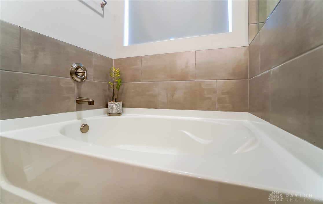 Dayton, Ohio, 45440, United States, 3 Bedrooms Bedrooms, ,3 BathroomsBathrooms,Residential,For Sale,1743464