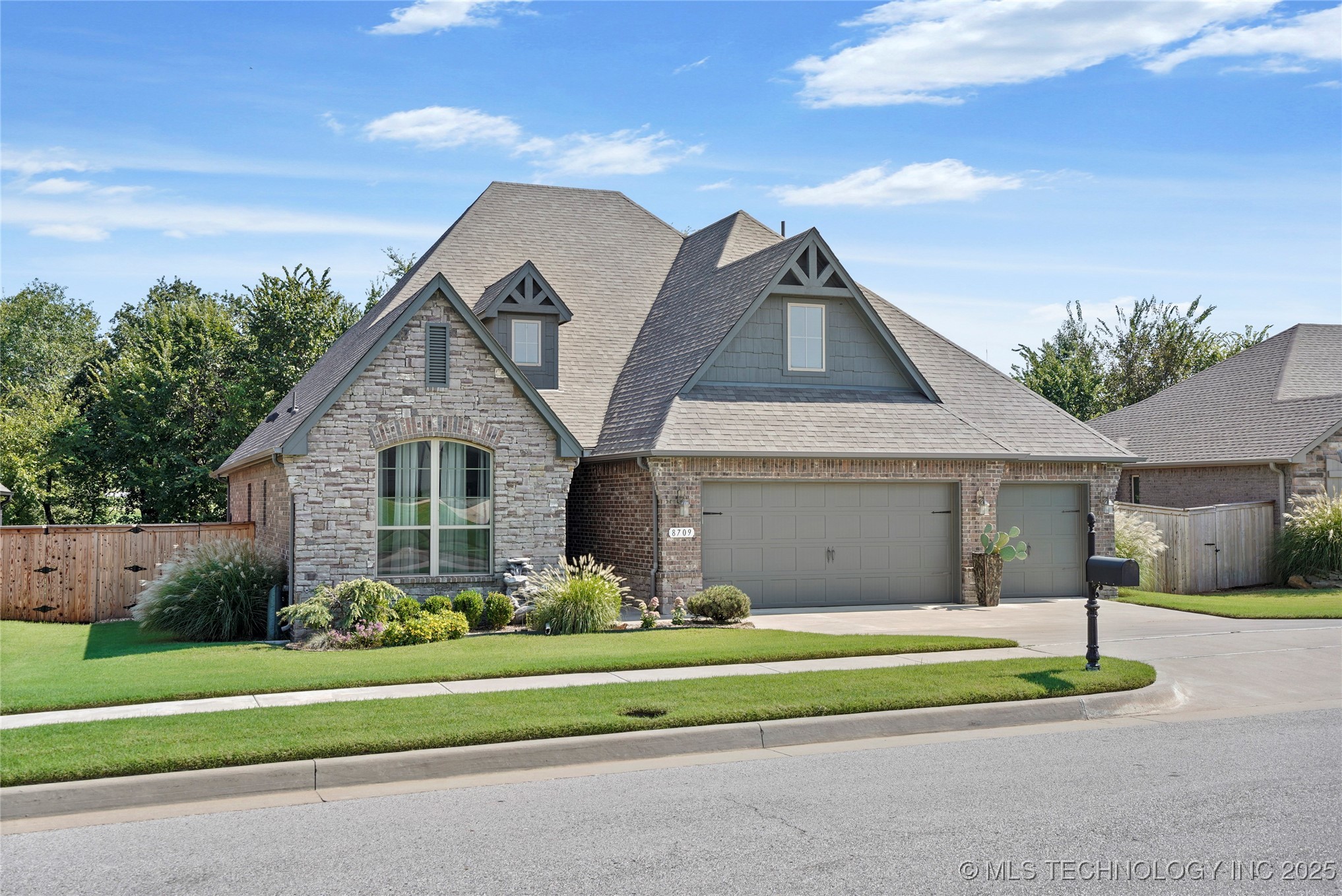 Broken Arrow, Oklahoma, 74014, United States, 3 Bedrooms Bedrooms, ,2 BathroomsBathrooms,Residential,For Sale,1940073