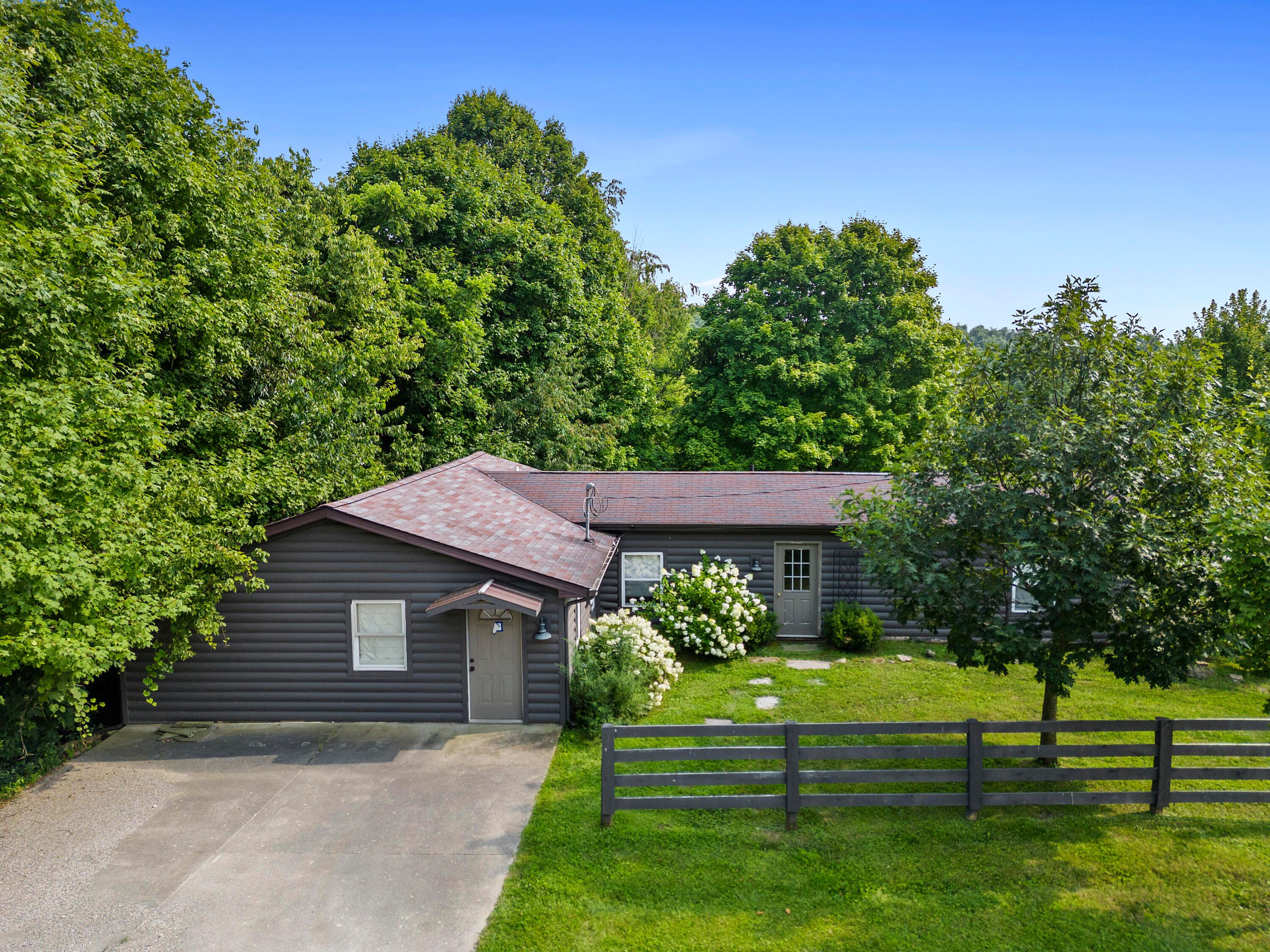 Alexandria, Ohio, 43001, United States, 4 Bedrooms Bedrooms, ,4 BathroomsBathrooms,Residential,For Sale,1907180
