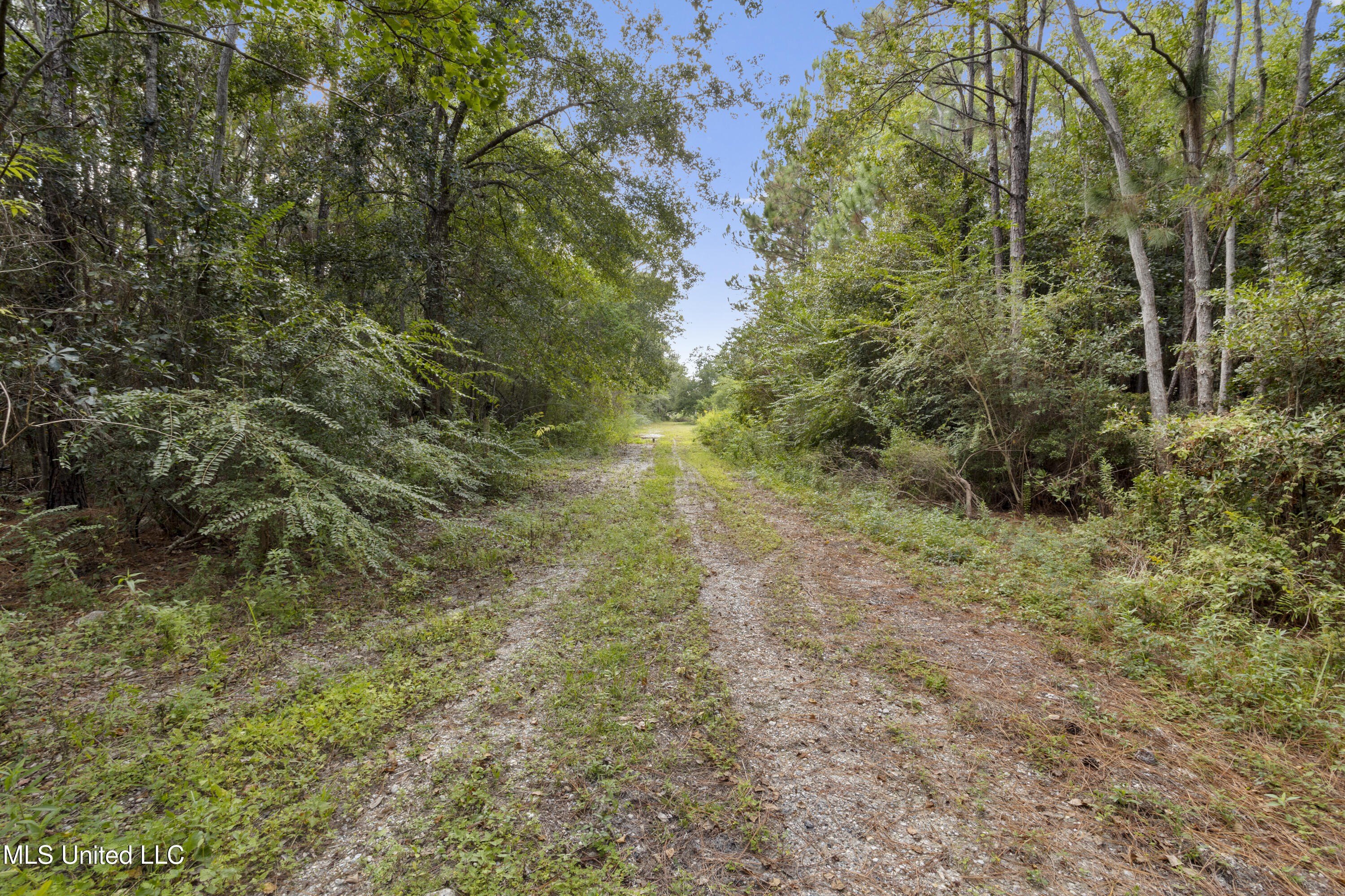 Biloxi, Mississippi, 39532, United States, 3 Bedrooms Bedrooms, ,2 BathroomsBathrooms,Residential,For Sale,1977192