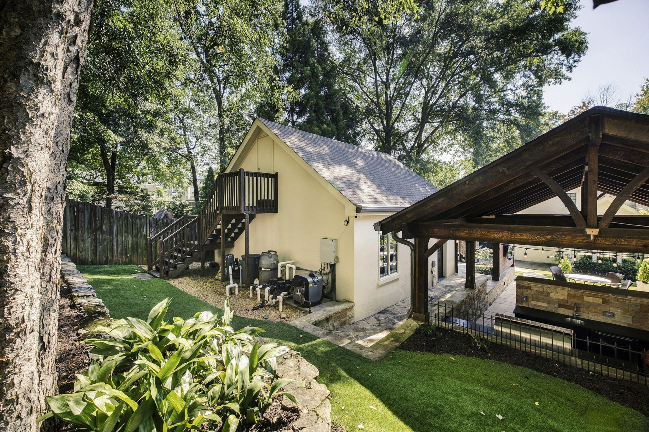  Beautifully Designed Living Spaces and Exceptional Outdoor Amenities - 物件實景