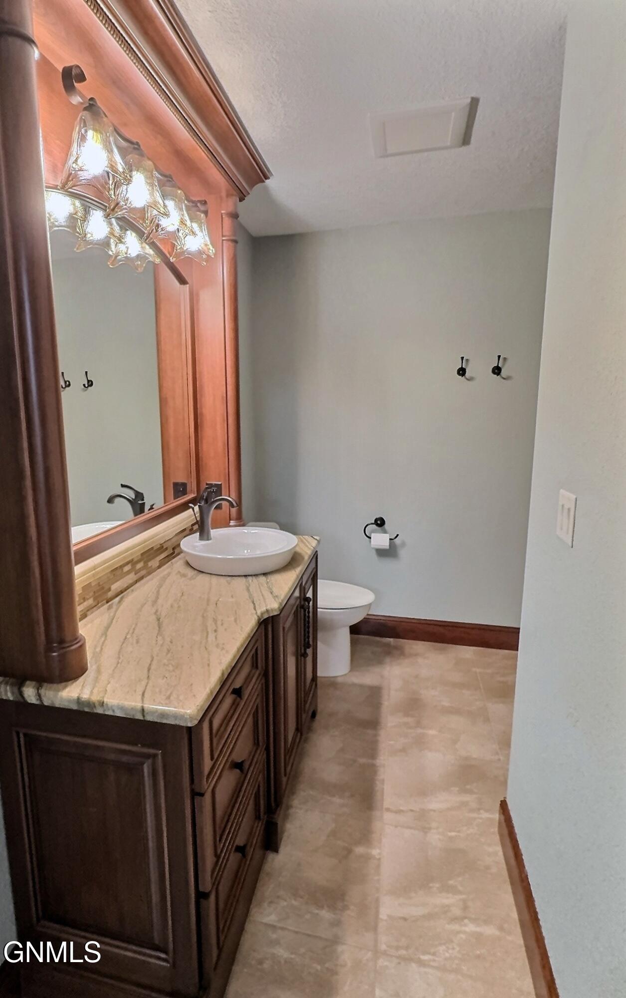 Bismarck, North Dakota, 58501, United States, 4 Bedrooms Bedrooms, ,4 BathroomsBathrooms,Residential,For Sale,2038873