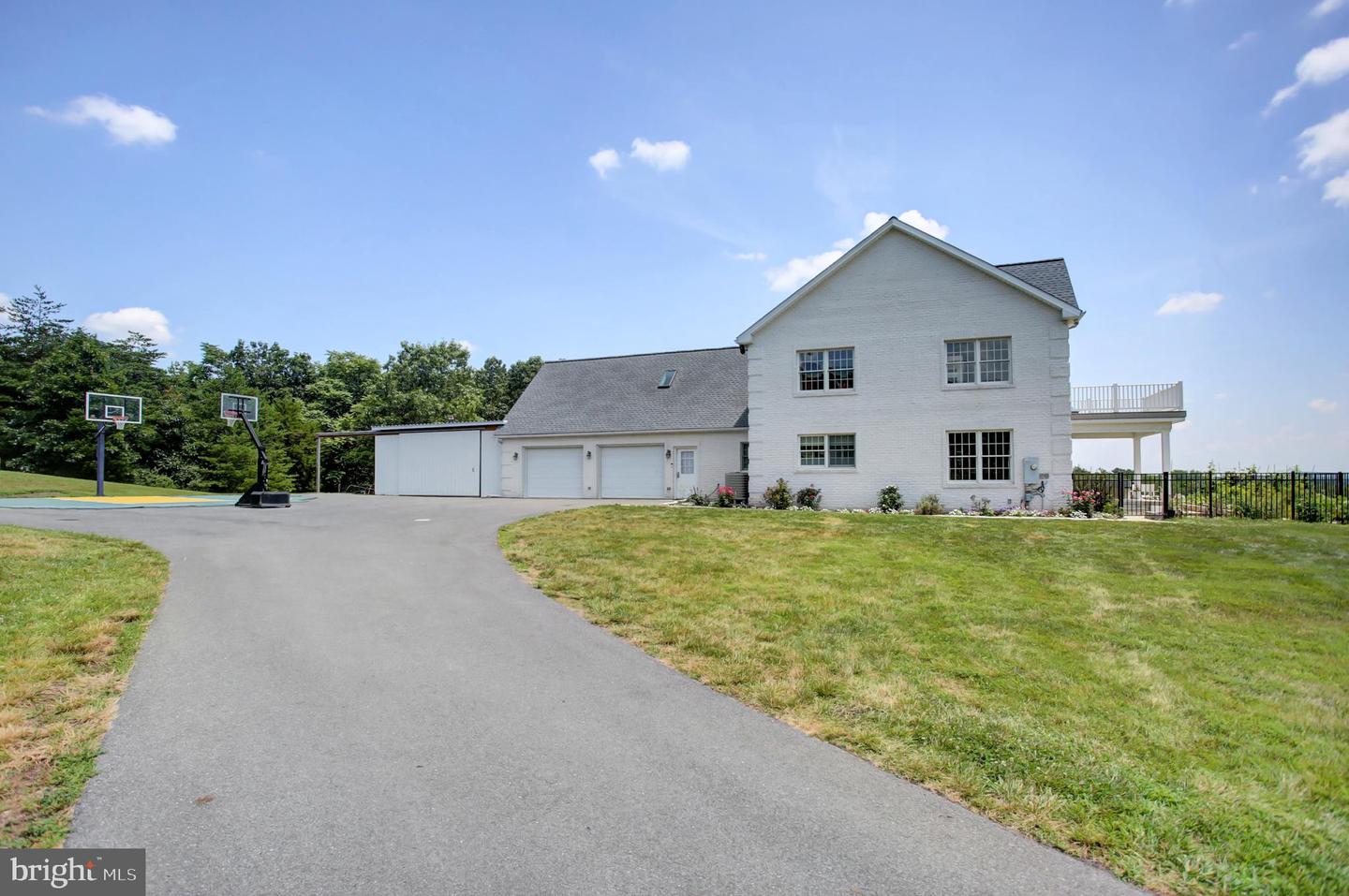 Big Pool, Maryland, 21711, United States, 5 Bedrooms Bedrooms, ,4 BathroomsBathrooms,Residential,For Sale,1897017