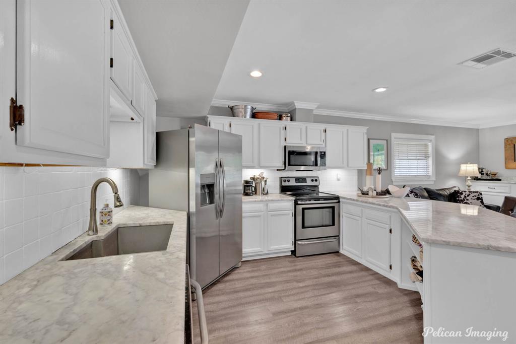 Shreveport, Louisiana, 71109, United States, 5 Bedrooms Bedrooms, ,5 BathroomsBathrooms,Residential,For Sale,1895361