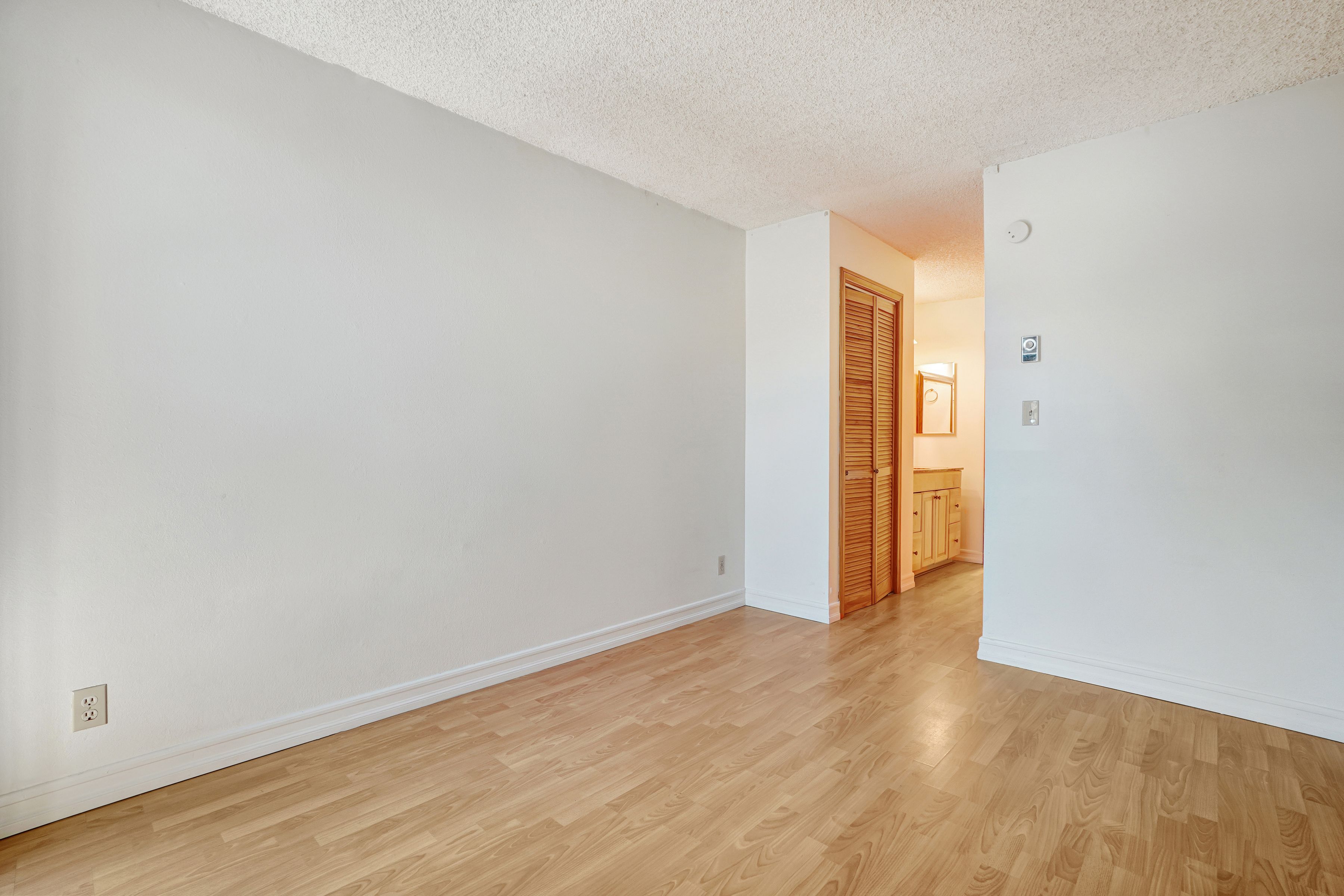  23901 Civic Center Way - 物件實景