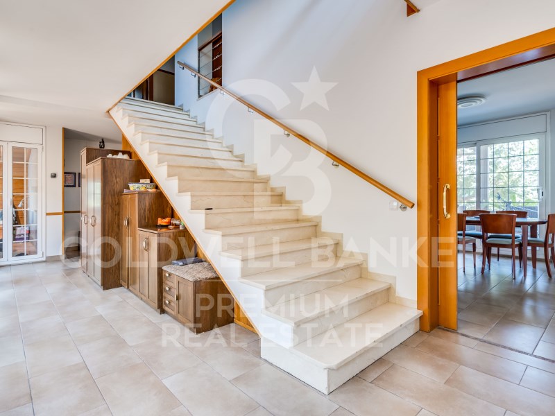 Cerdanyola del Vallès, Catalonia, ES, 4 Bedrooms Bedrooms, ,4 BathroomsBathrooms,Residential,For Sale,1613649