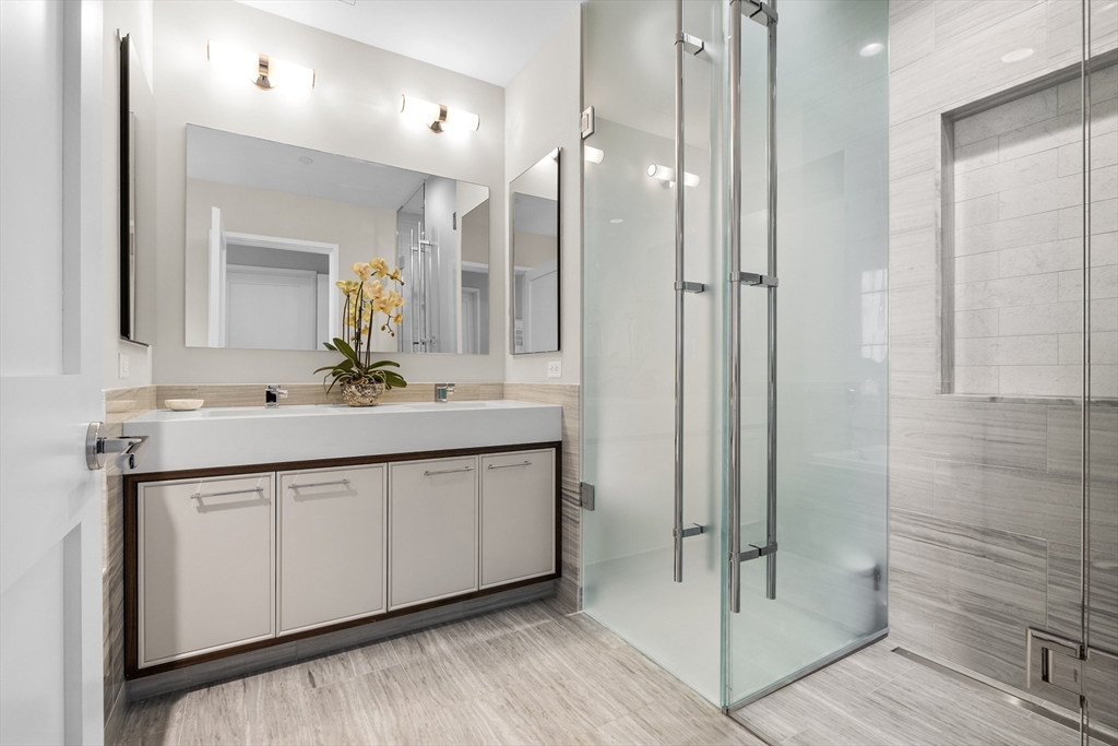 Boston, Massachusetts, 02115, United States, 5 Bedrooms Bedrooms, ,7 BathroomsBathrooms,Residential,For Sale,1688513