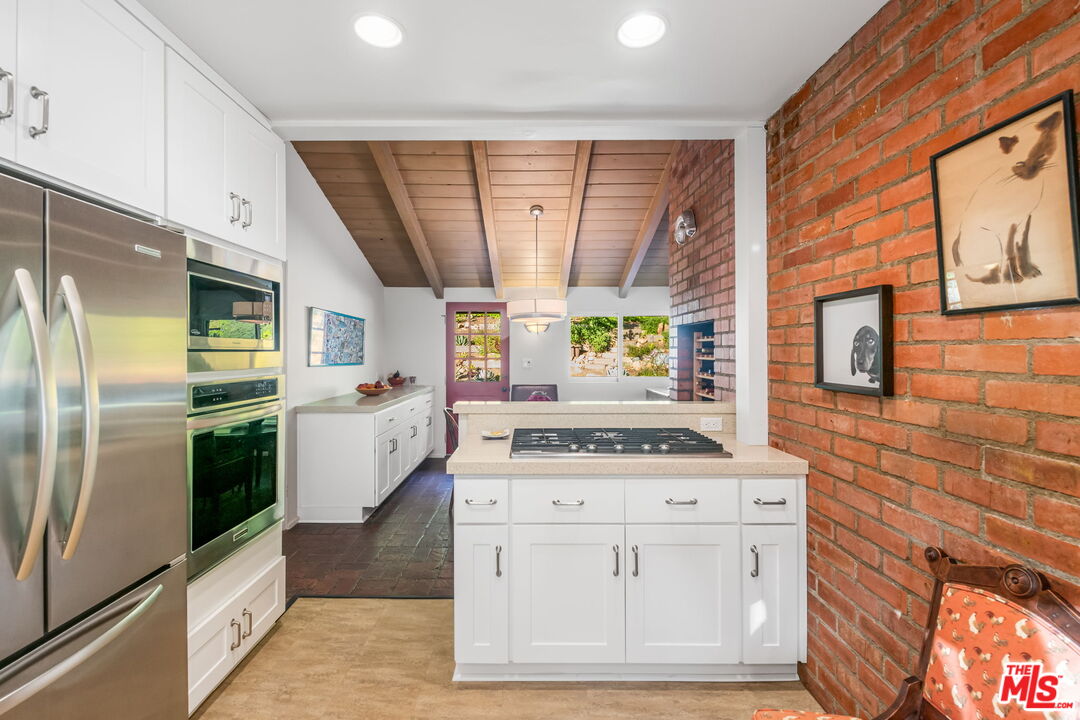 Los Angeles, California, 90049, United States, 4 Bedrooms Bedrooms, ,3 BathroomsBathrooms,Residential,For Sale,1805852