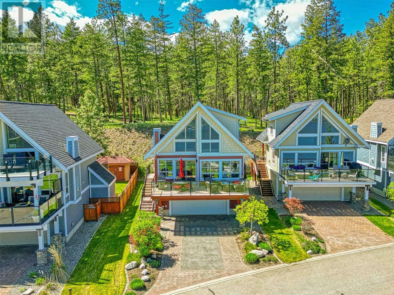 KELOWNA, British Columbia, V1Z 3R8, CA, 3 Bedrooms Bedrooms, ,3 BathroomsBathrooms,Residential,For Sale,1839050