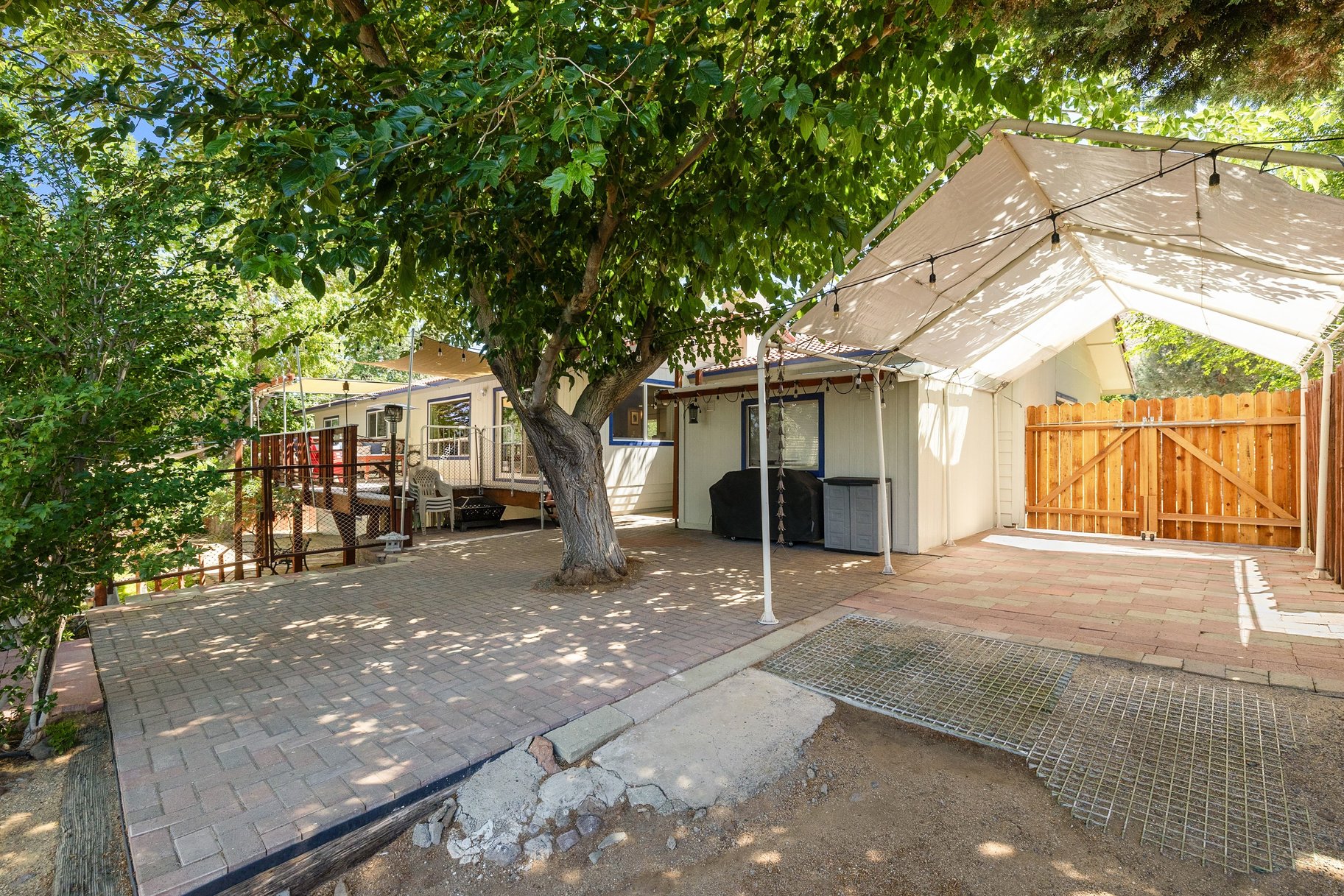  exceptional residence in a neighborhood where  homes seldom become available - 物件實景